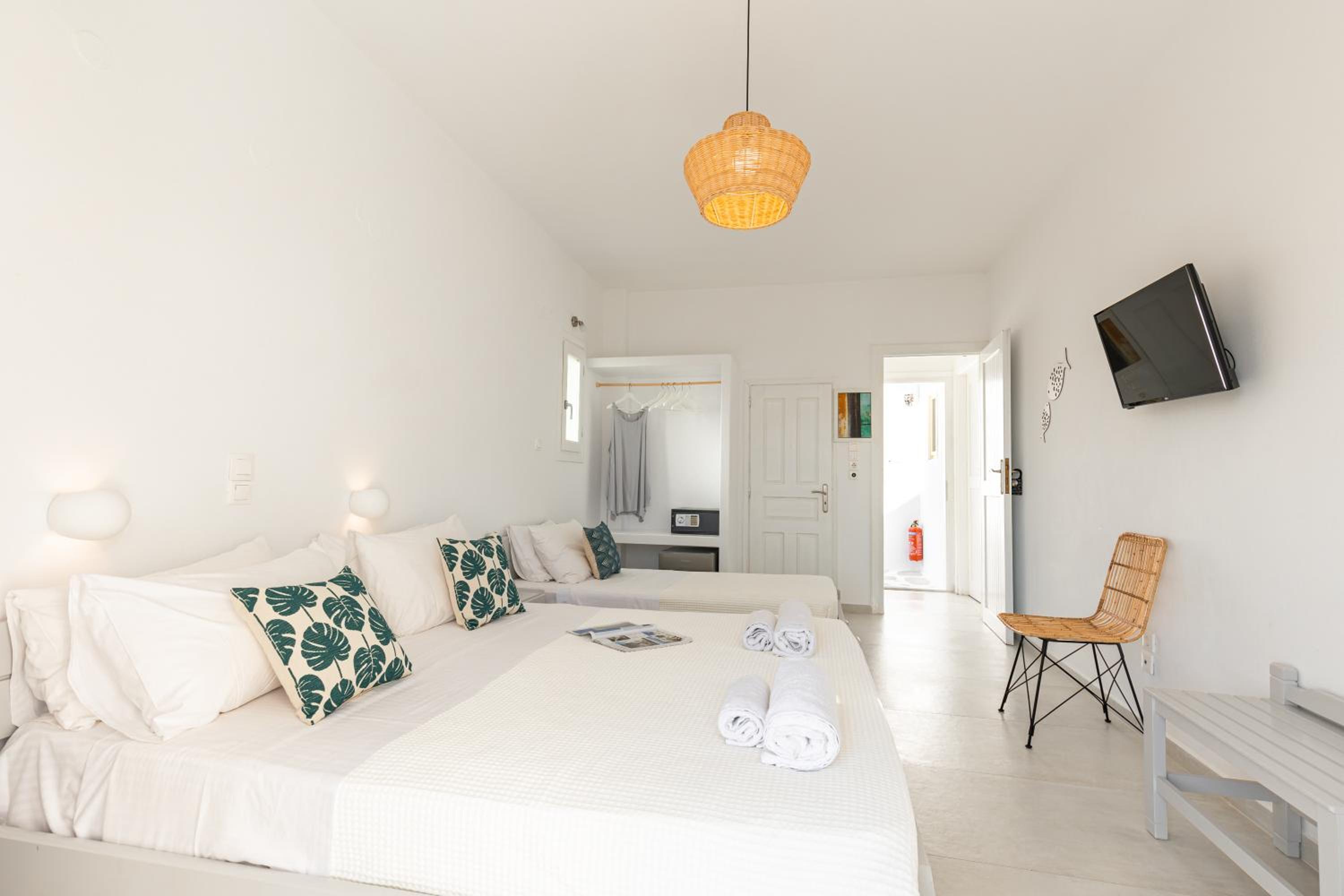 Triple Room with Sea View - Photo 4