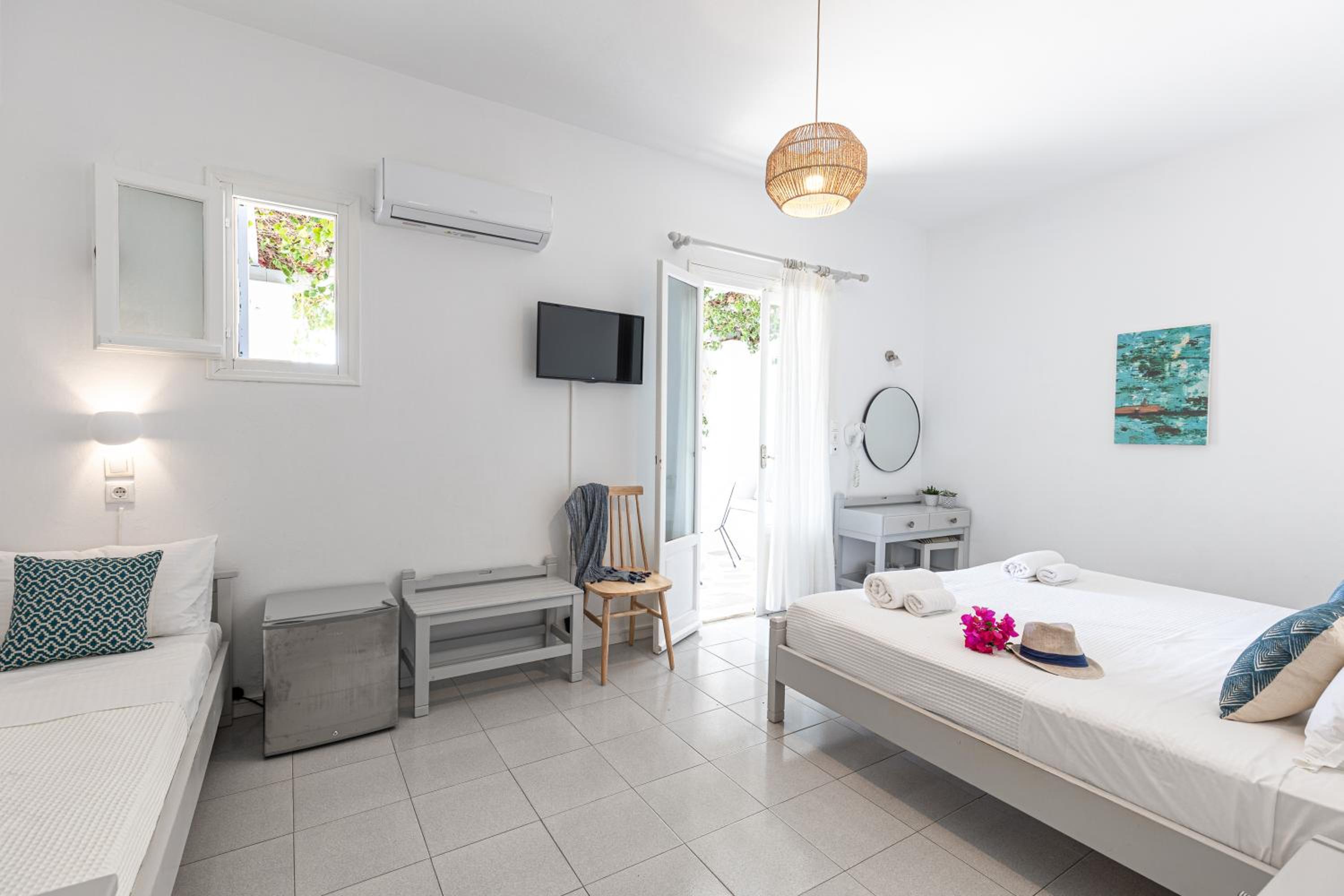 Triple Room with Sea View - Photo 5
