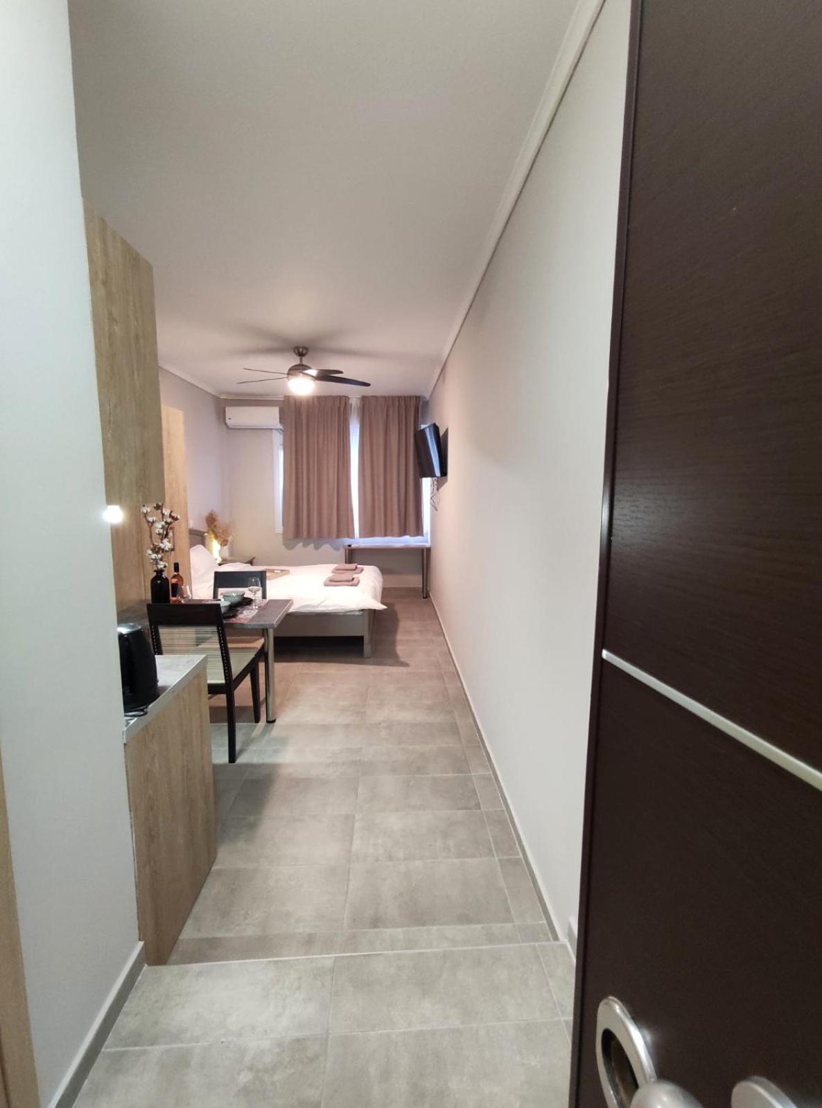 One-Bedroom Apartment - Photo 3