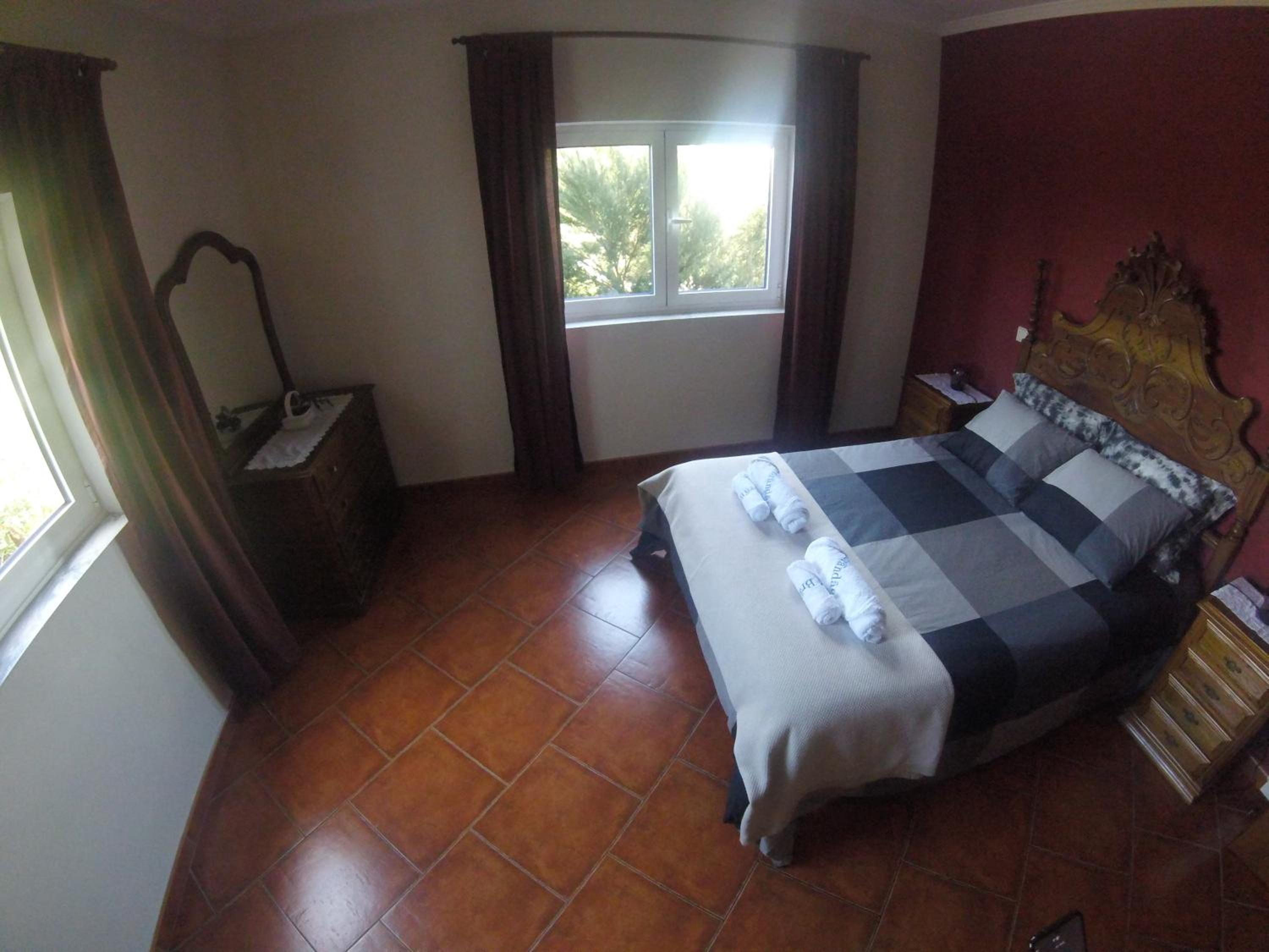 Six-Bedroom House - Photo 19