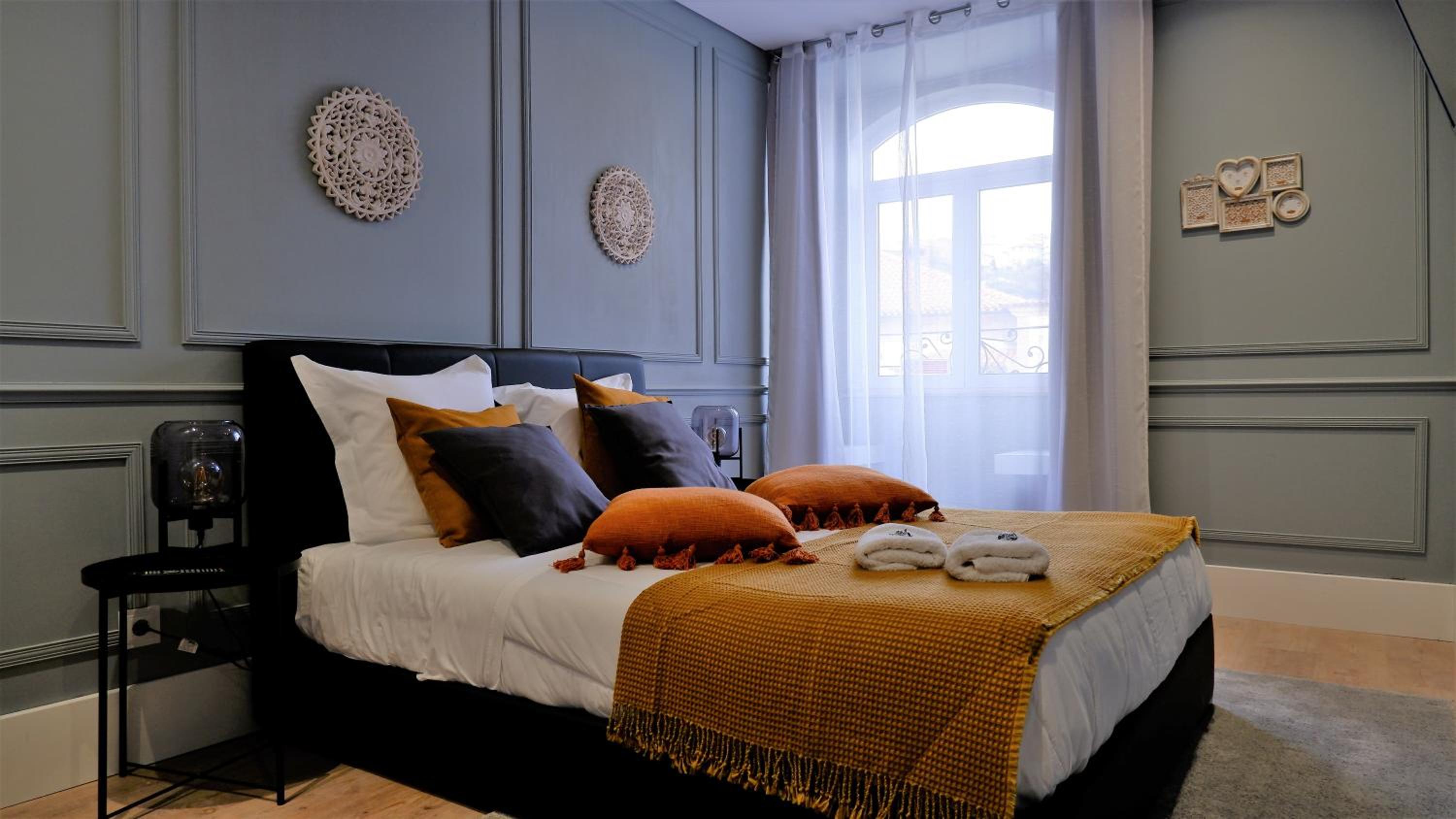 One-Bedroom Apartment - Photo 1