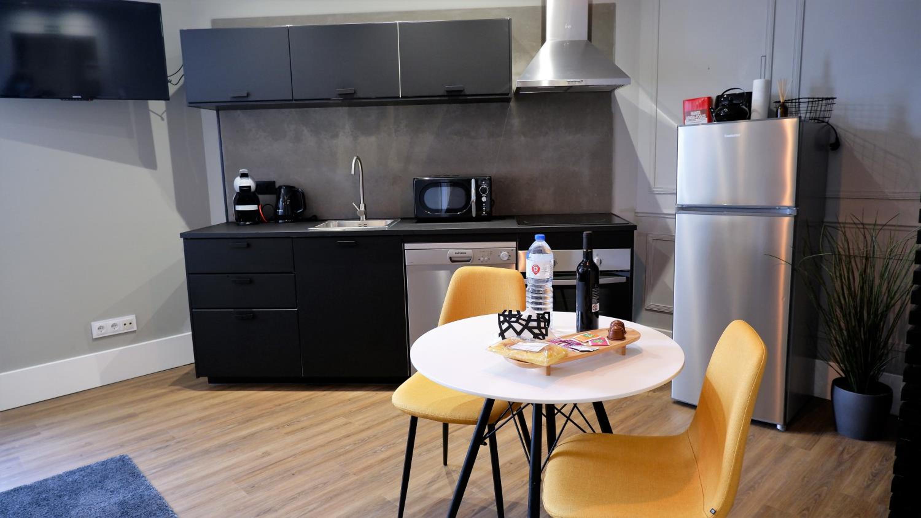 One-Bedroom Apartment - Photo 21