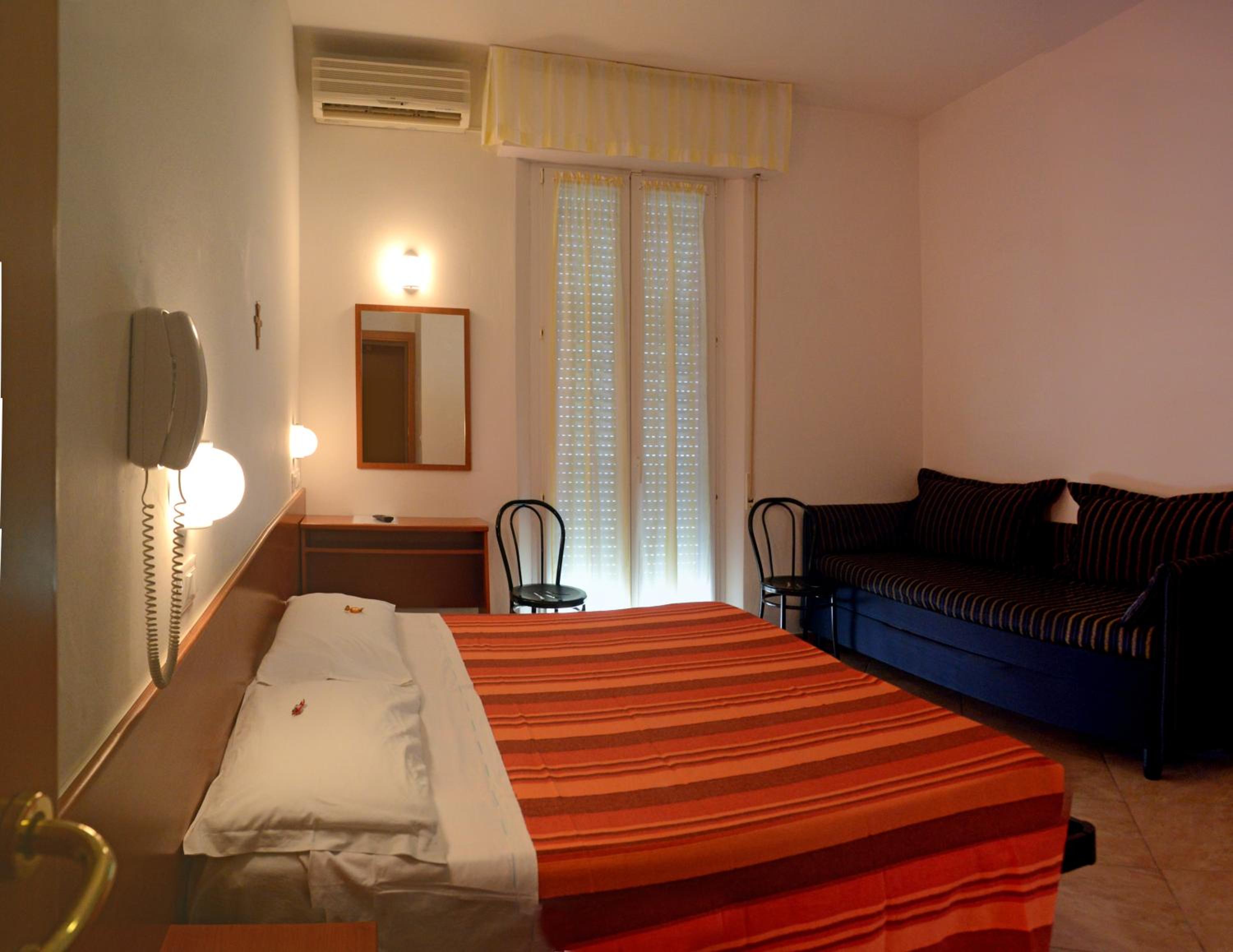 Quadruple Room photo 2