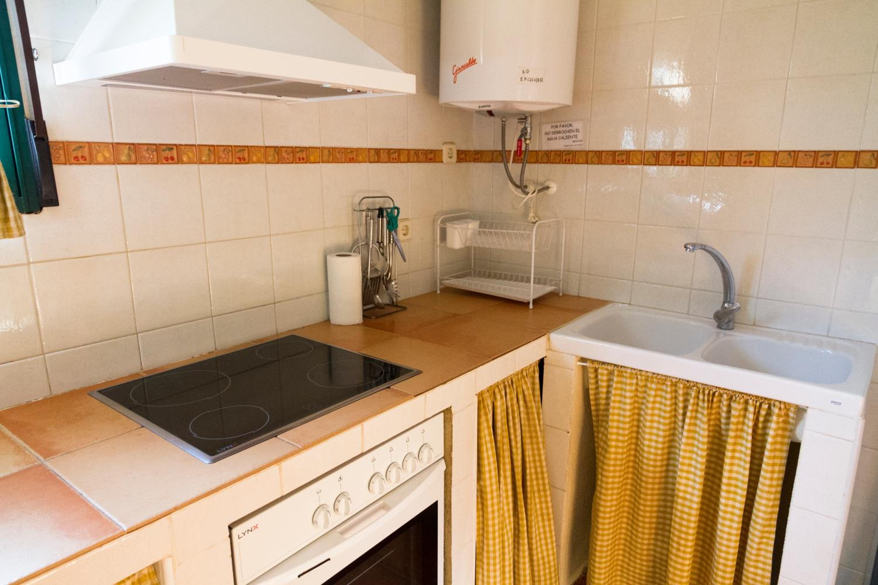 Apartment with Mountain View (4 Adults) - Photo 9