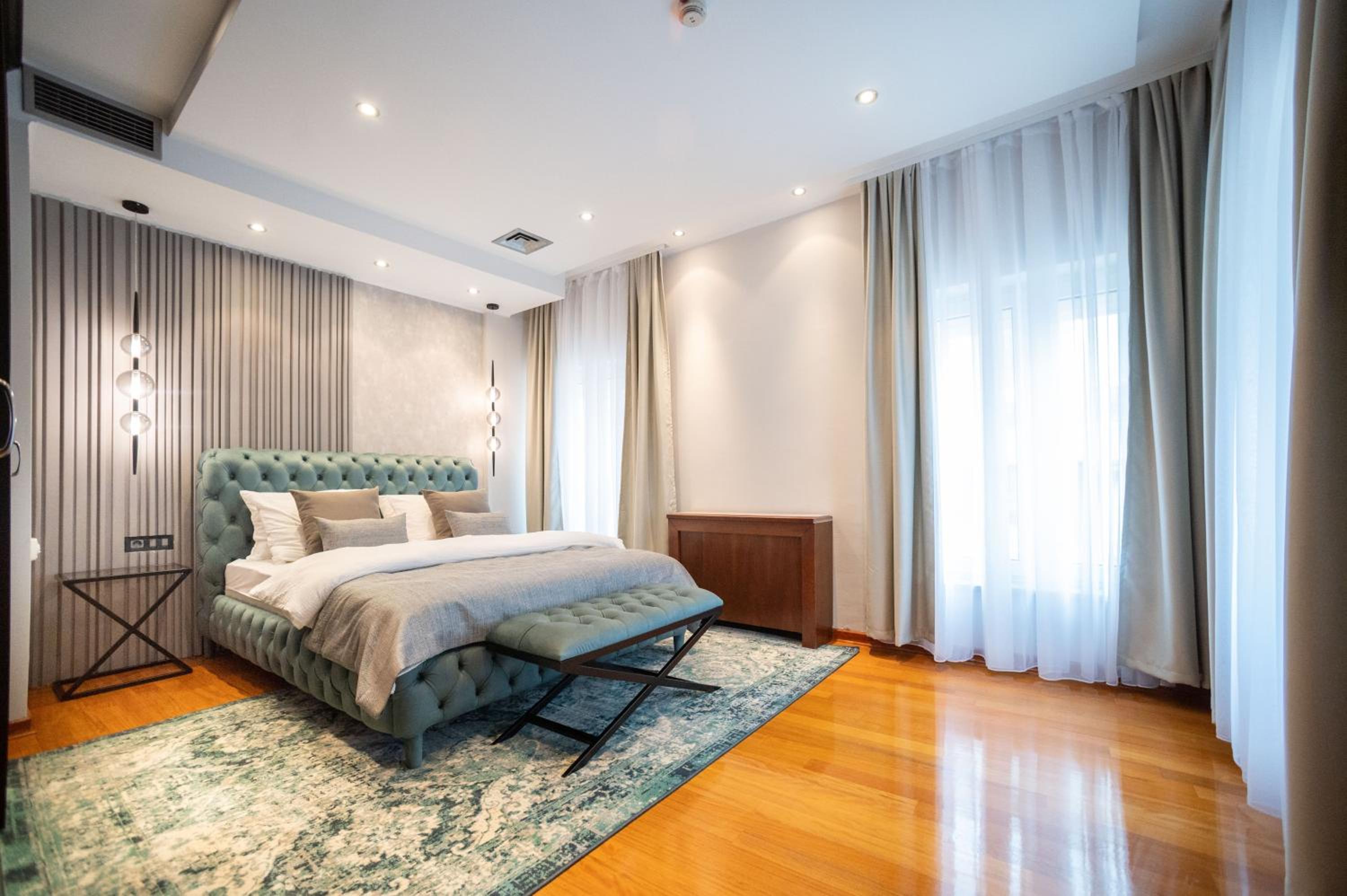 King Room with Spa Bath