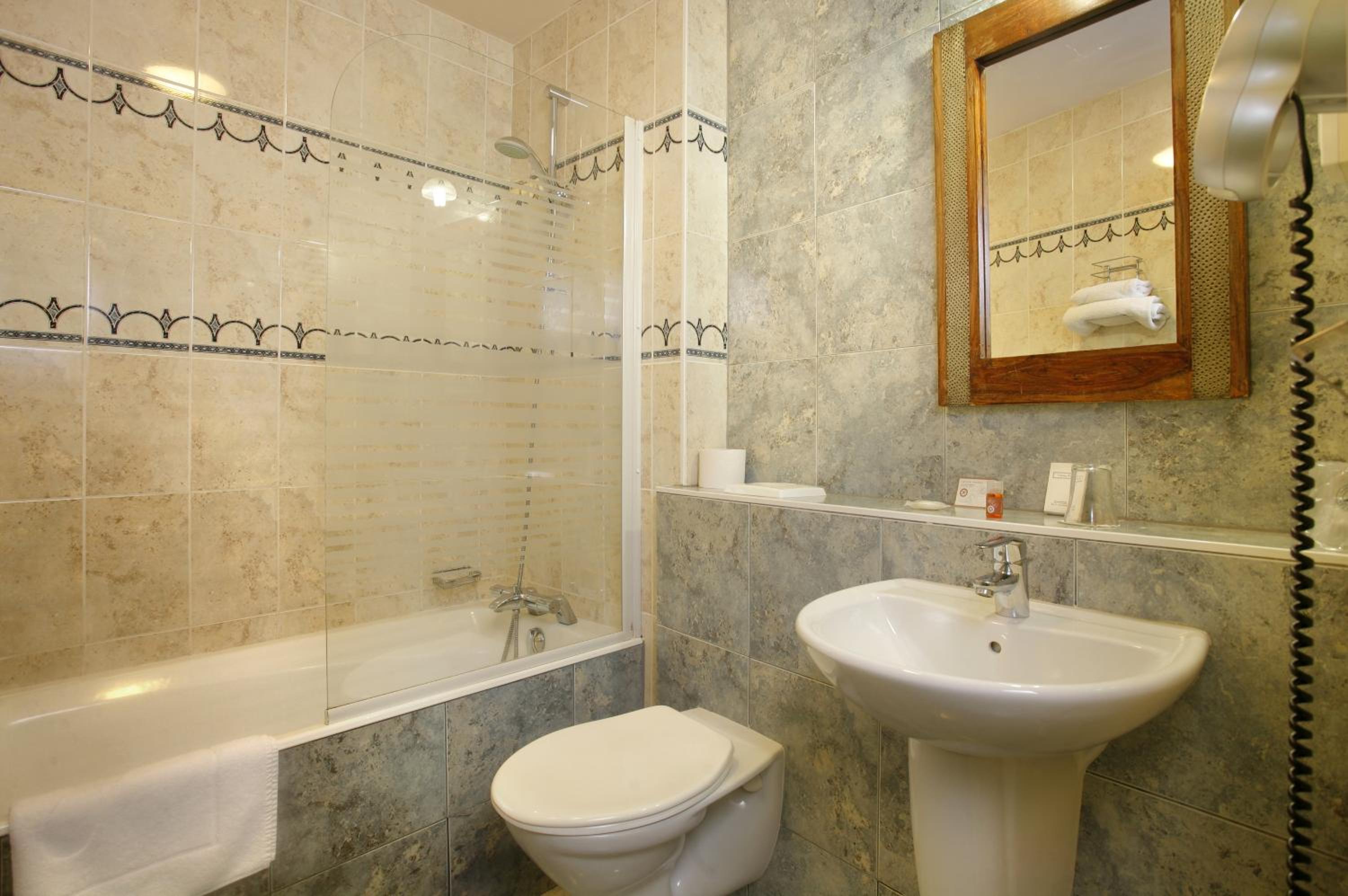 Standard Double Room - Photo 2