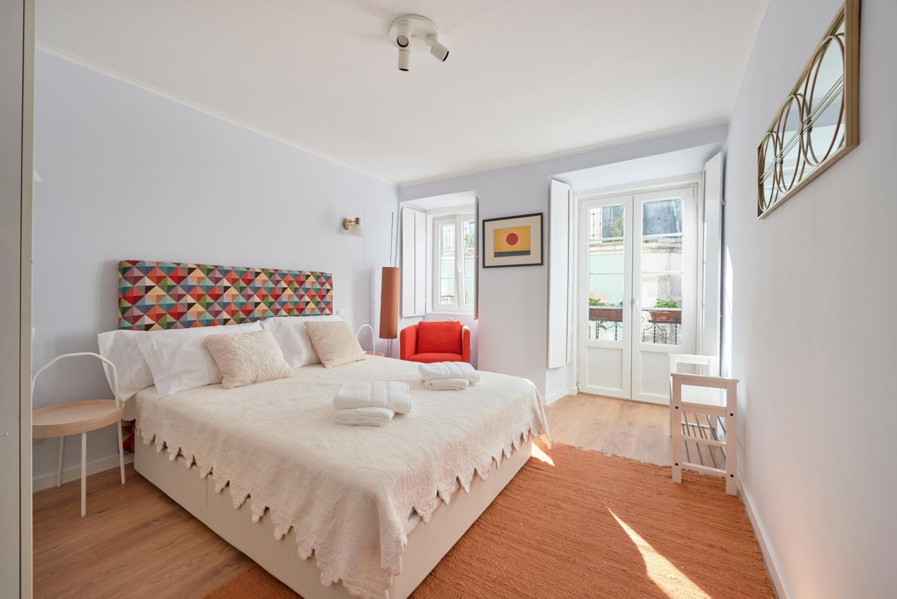 Apartment with Terrace - Photo 8