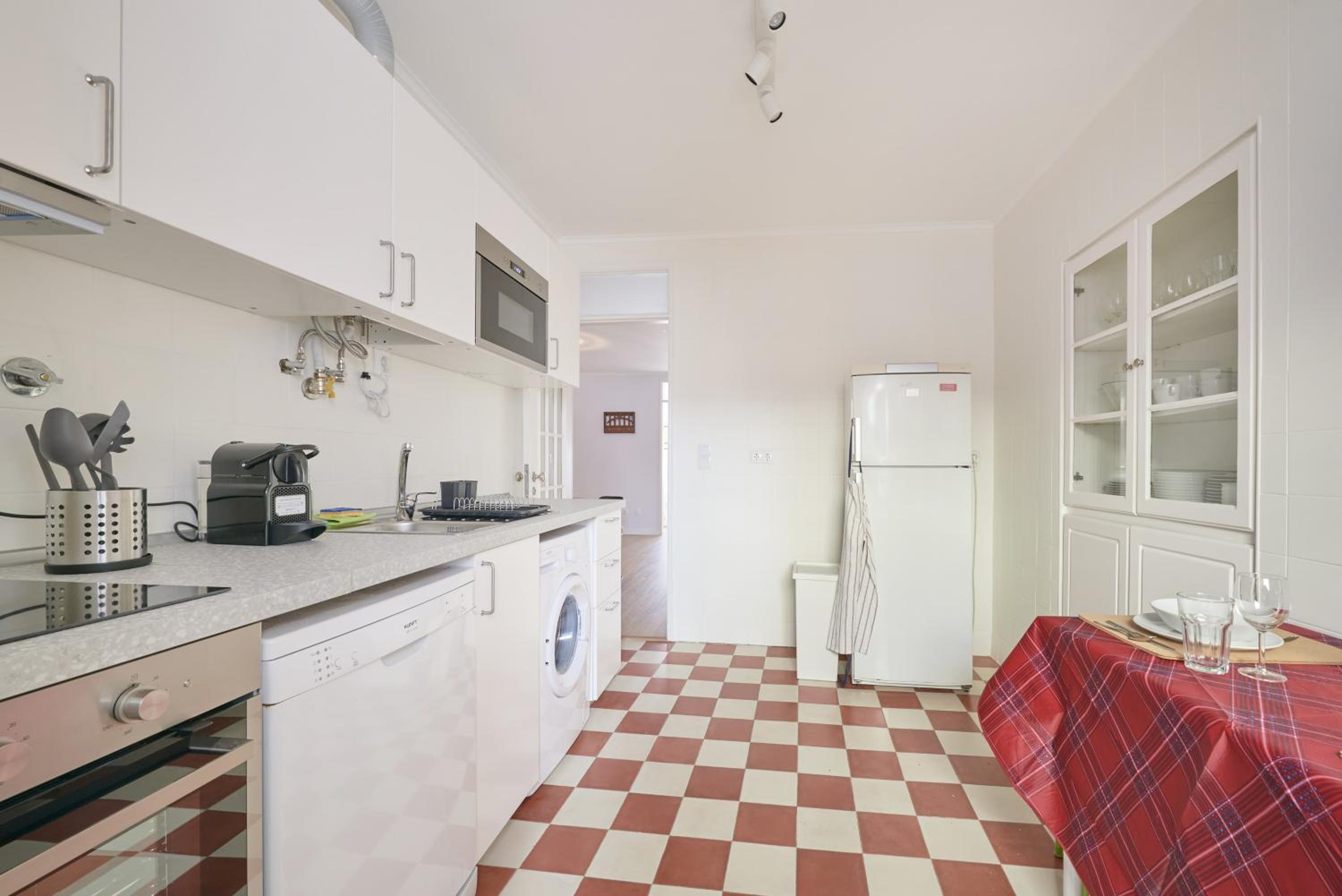 Apartment with Terrace - Photo 12