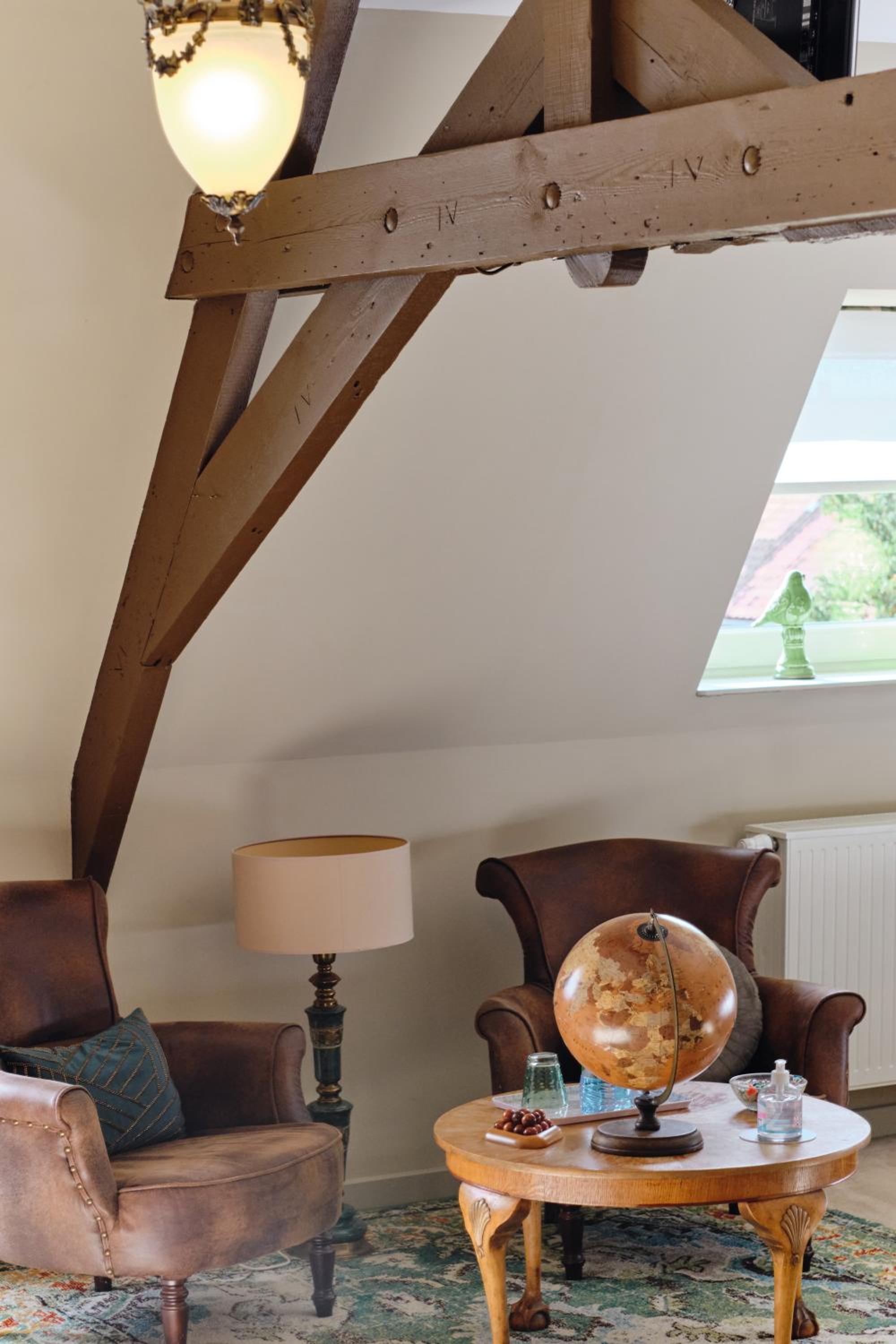 Executive Suite - Photo 1