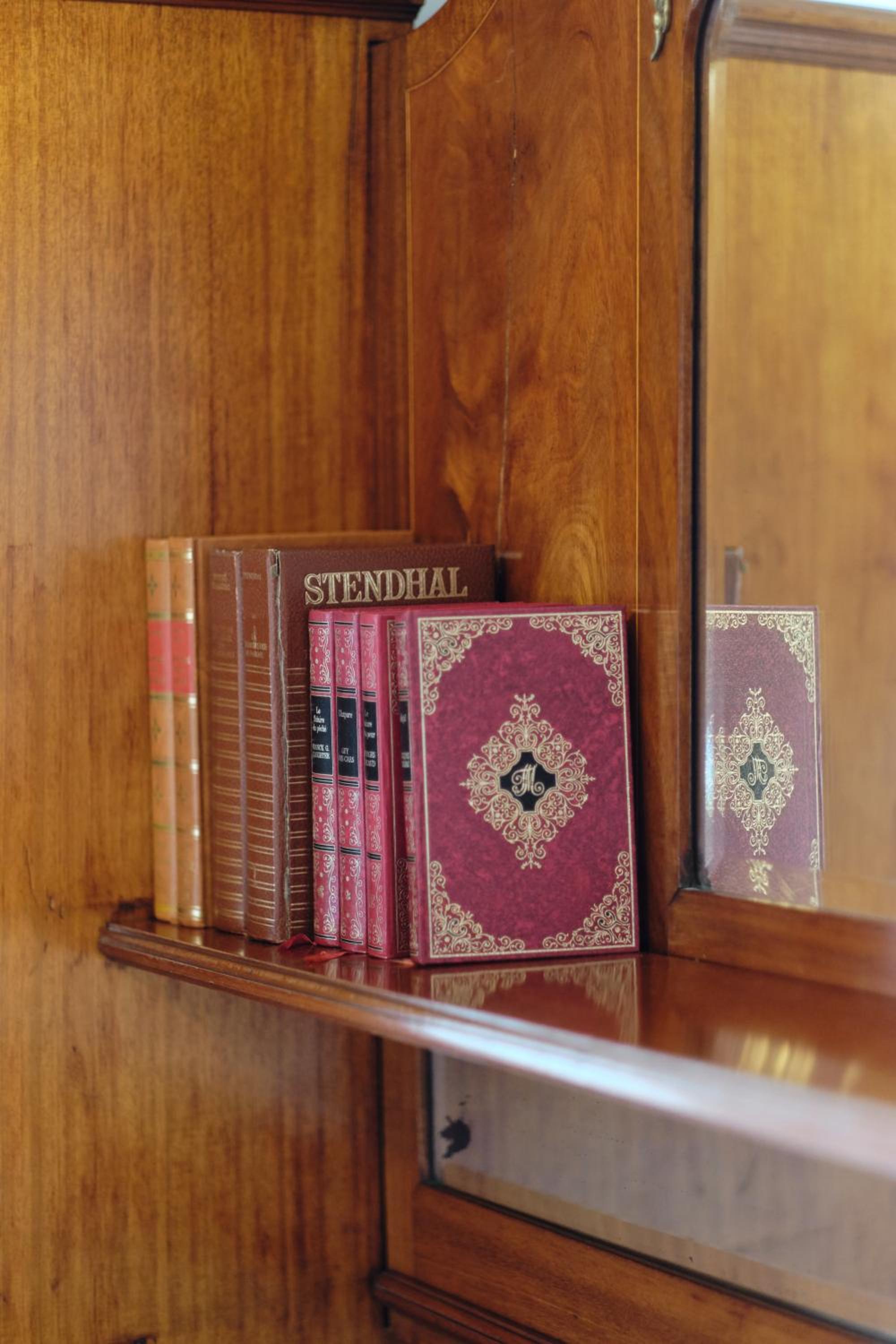Executive Suite - Photo 10