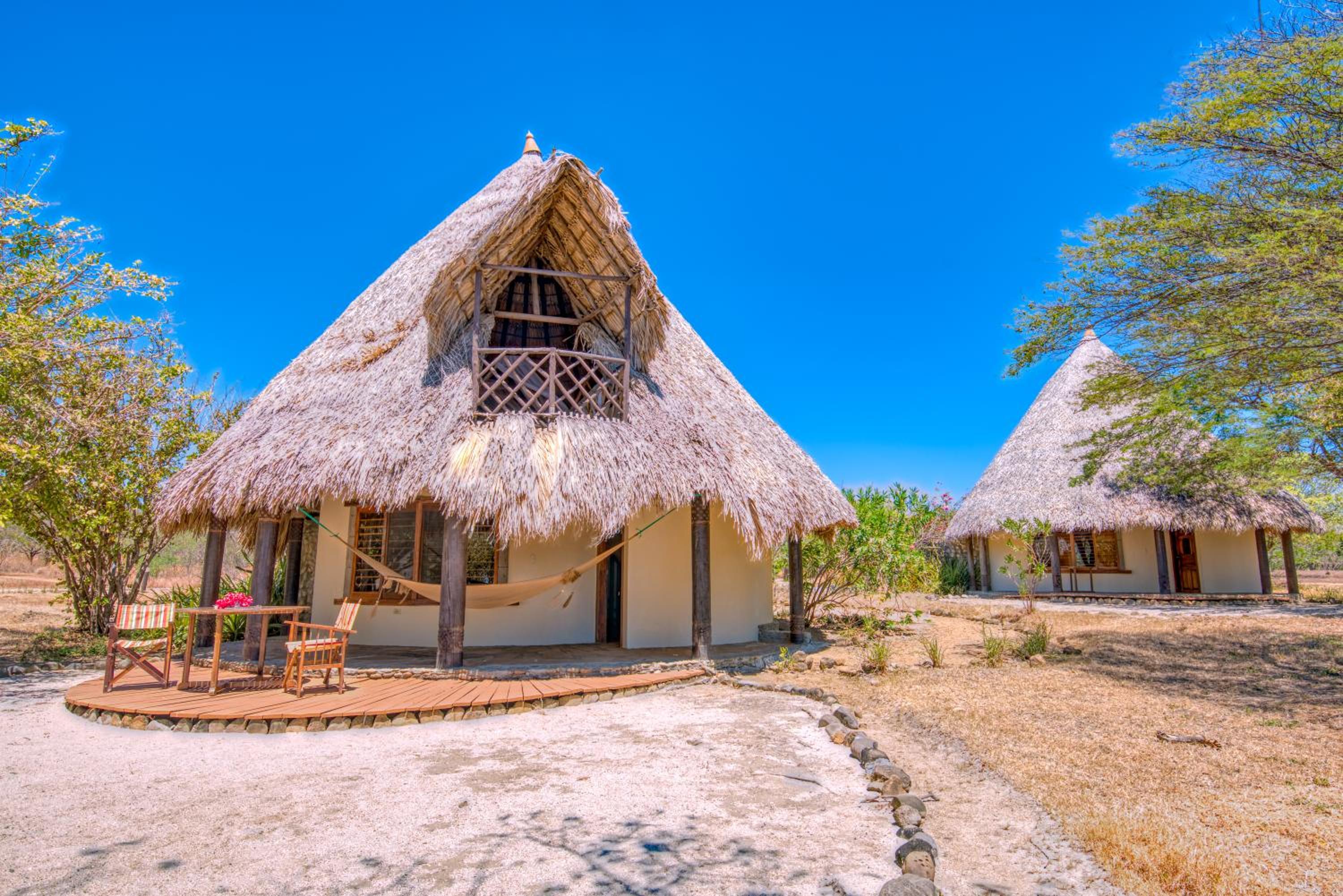 Bungalow Deluxe, 2 Dorms (1dorm with AC and 1 dorm with fan) photo 3