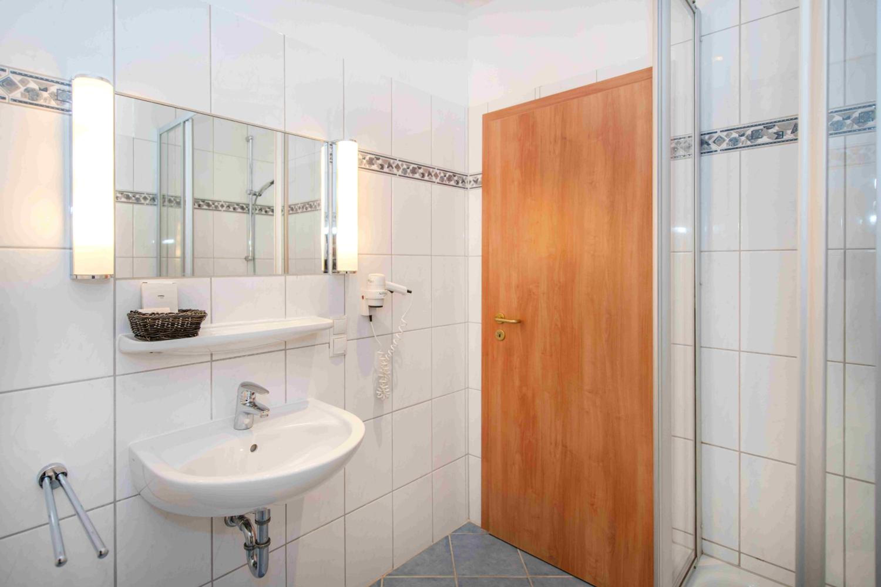 Double Room - Photo 7