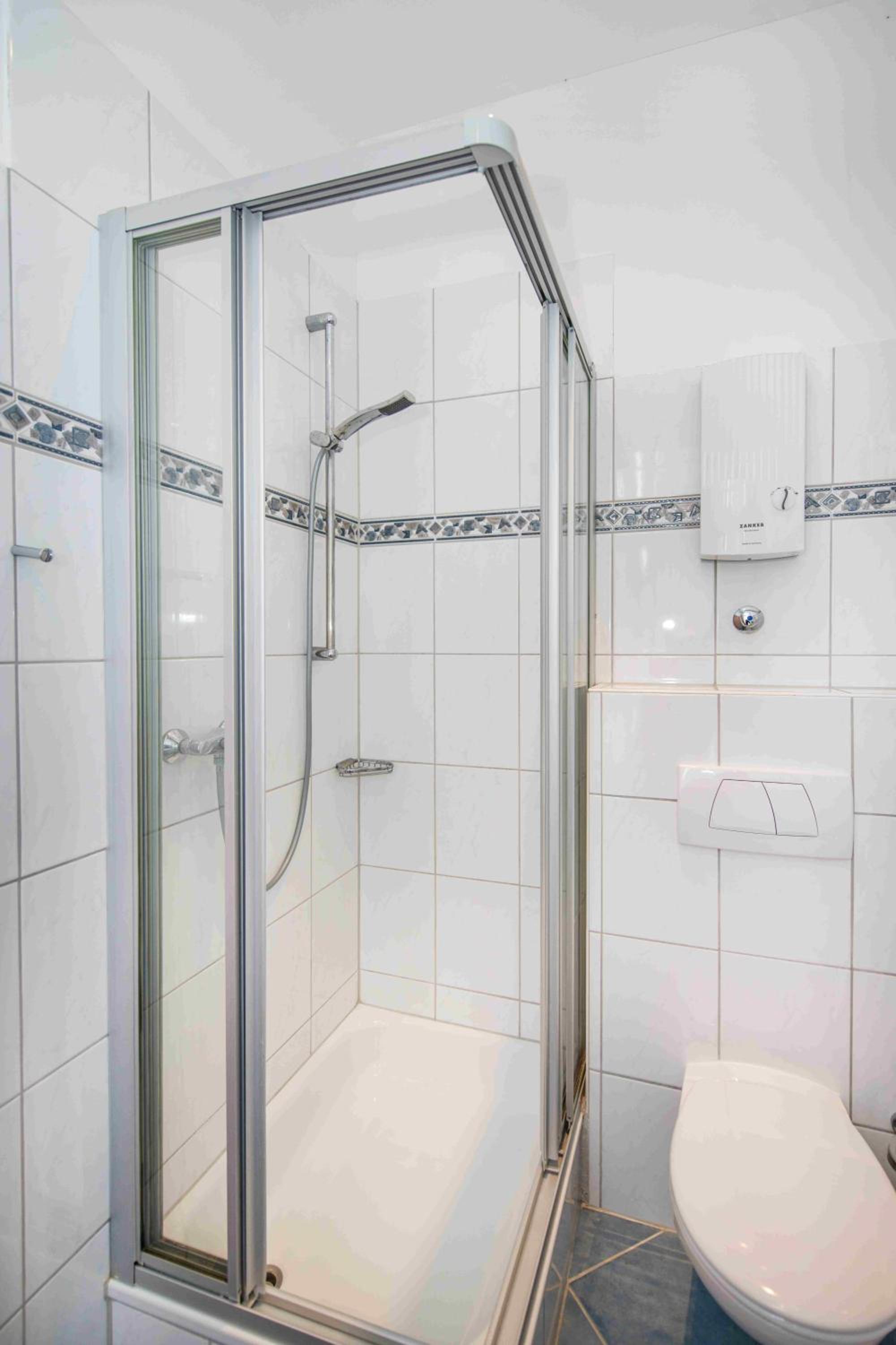 Double Room - Photo 10