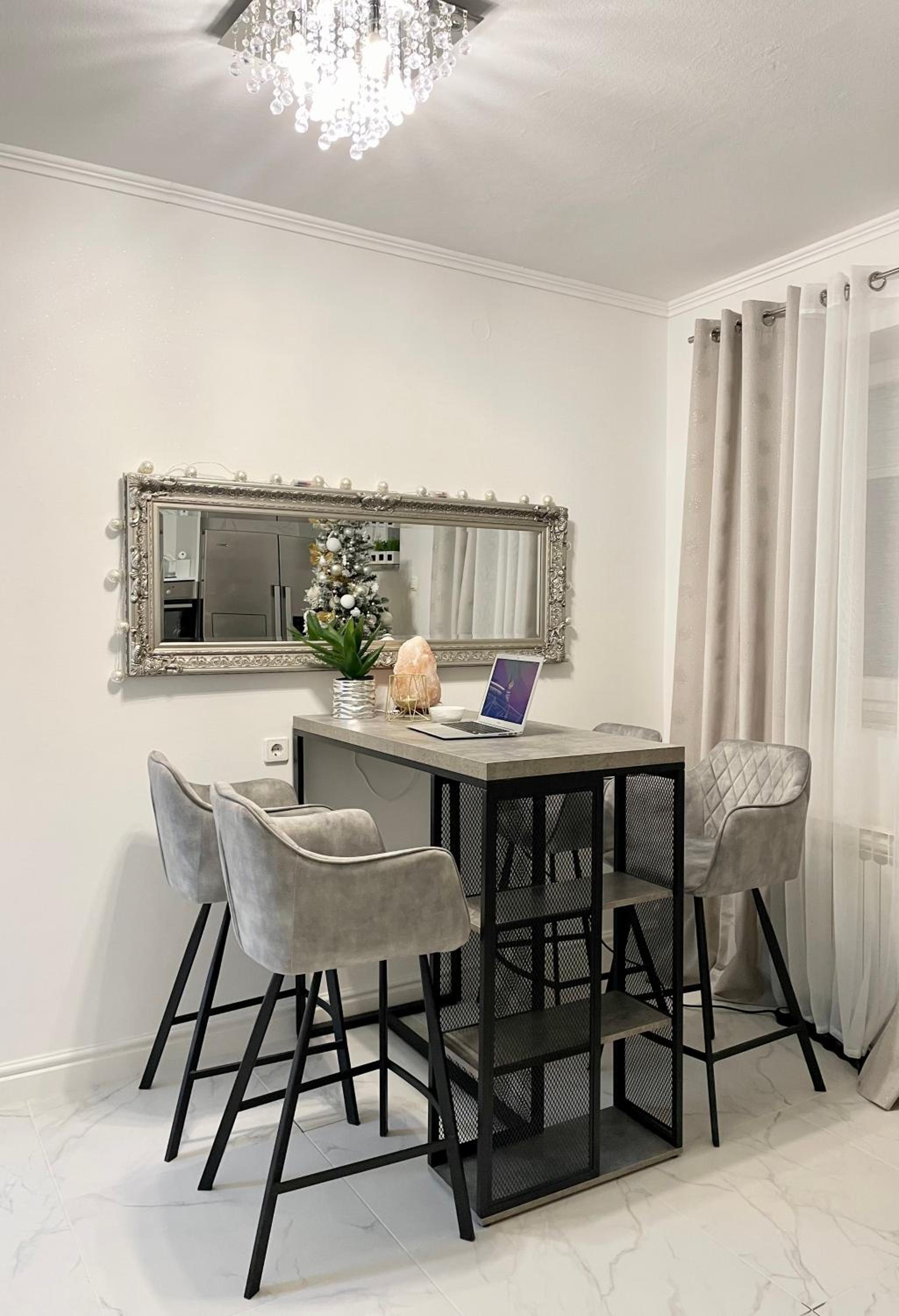 One-Bedroom Apartment - Photo 25