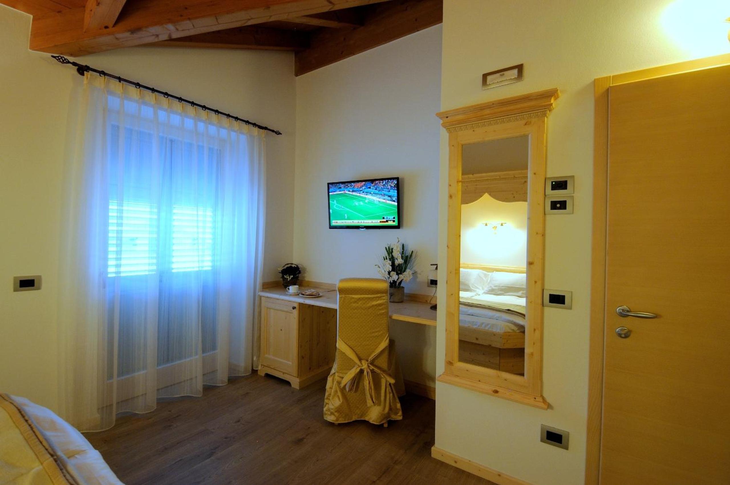 Family Suite with Balcony photo 3