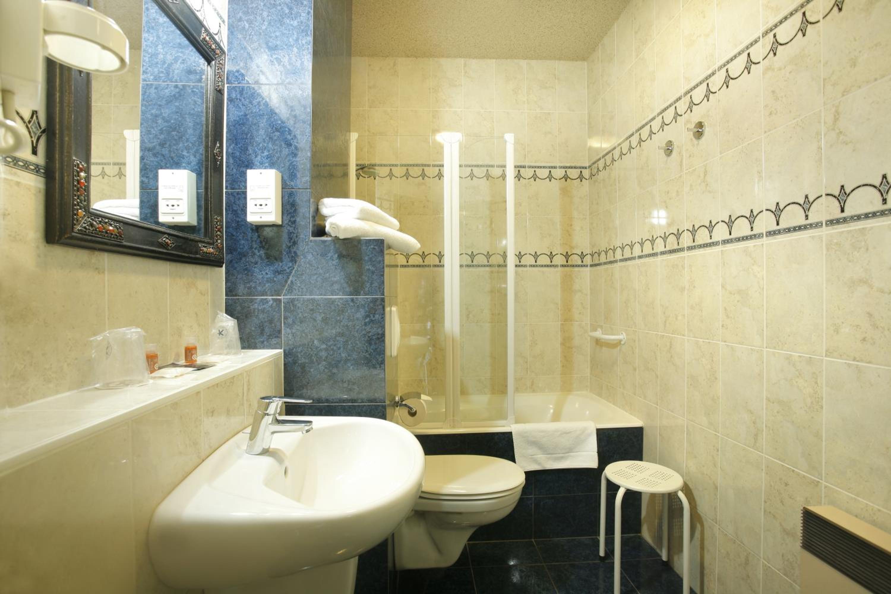 Superior Double Room - Photo 10