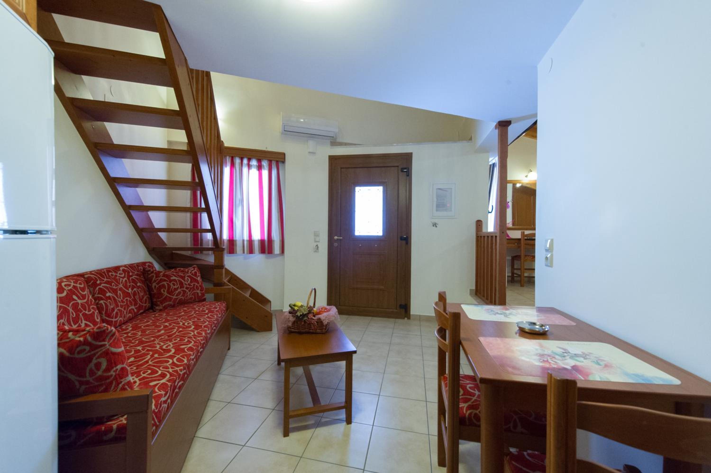 Apartment - Split Level - Photo 11