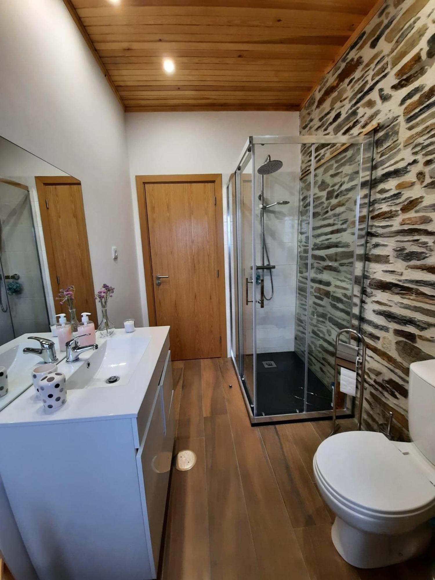 Two-Bedroom House - Photo 16