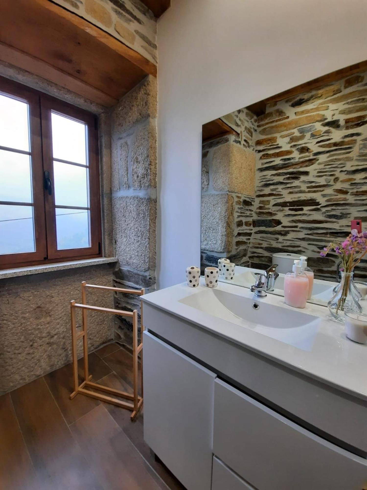 Two-Bedroom House - Photo 23
