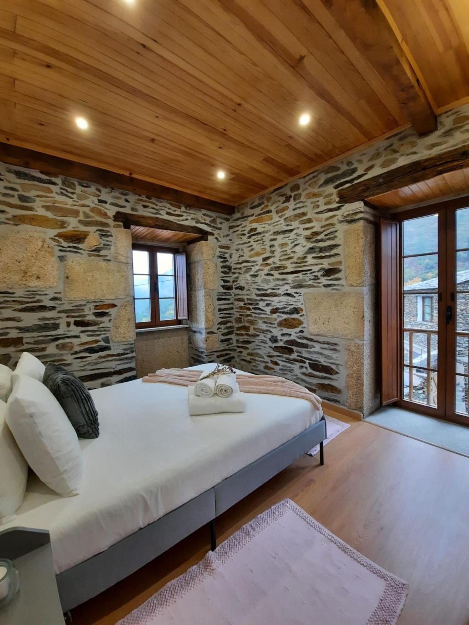 Two-Bedroom House - Photo 37