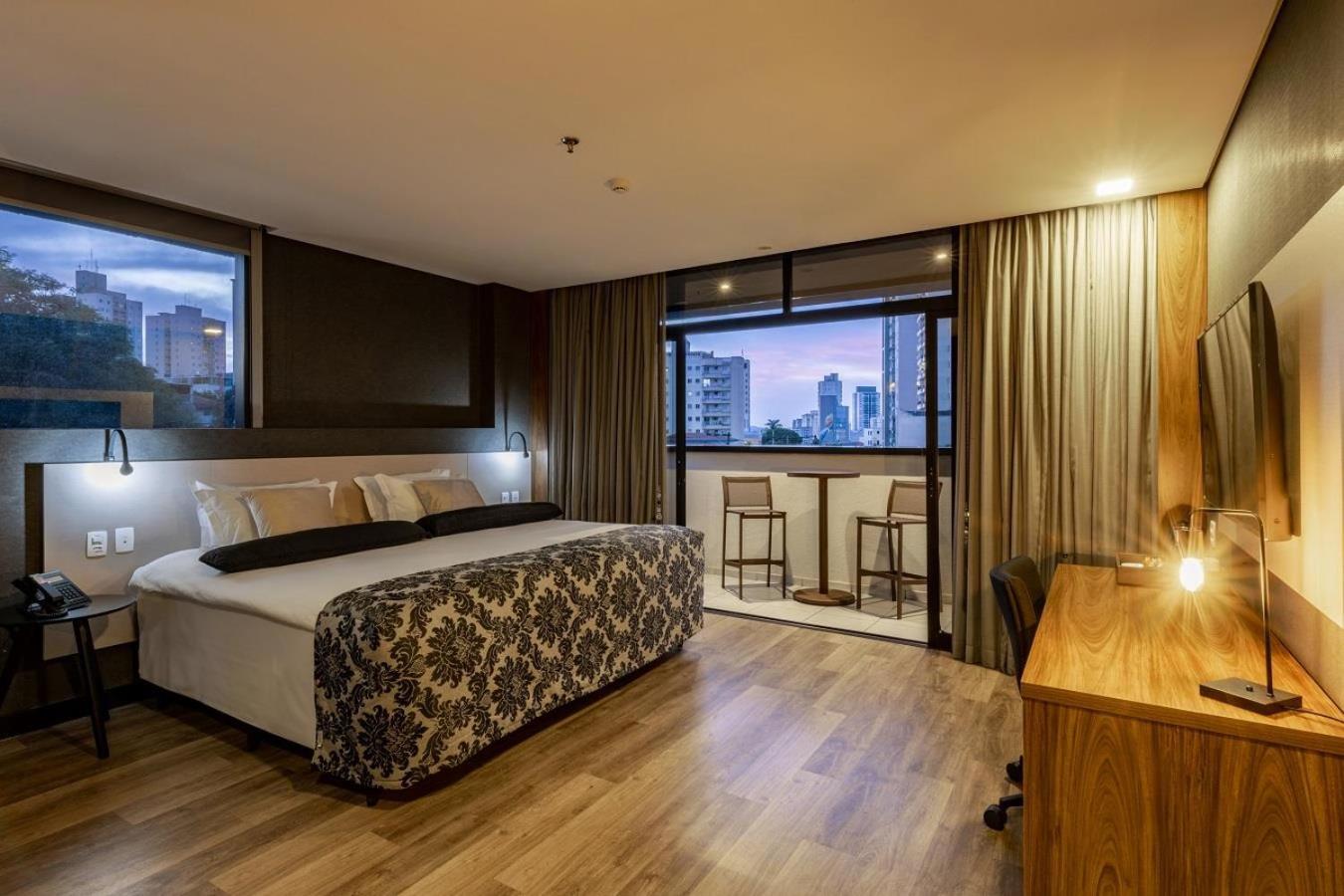 Deluxe King Suite