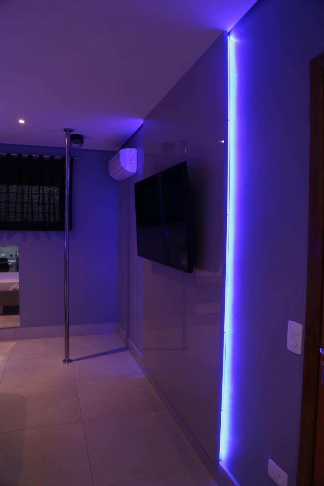 Deluxe Suite with Spa Bath - Photo 23