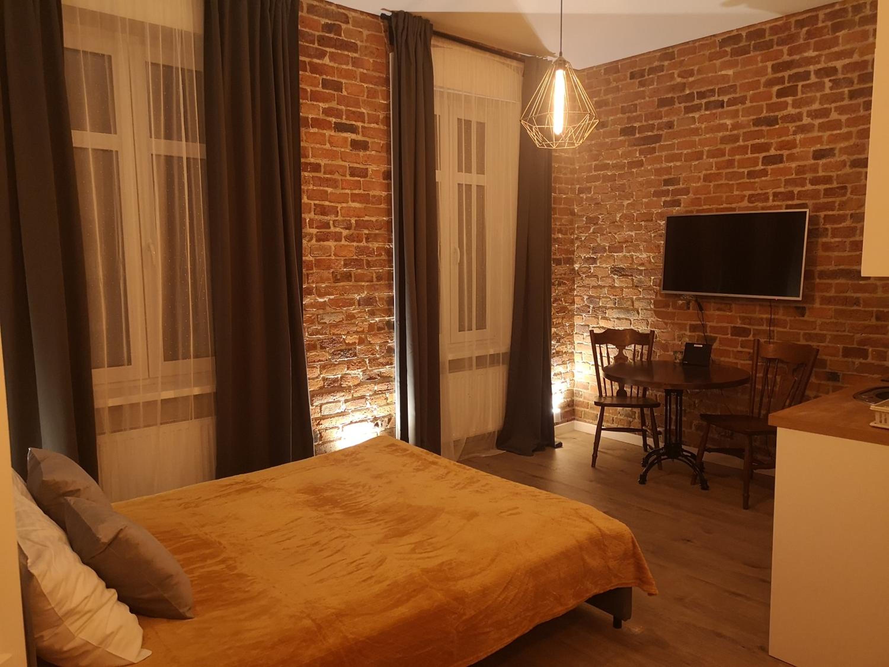 Studio Apartment - Photo 8