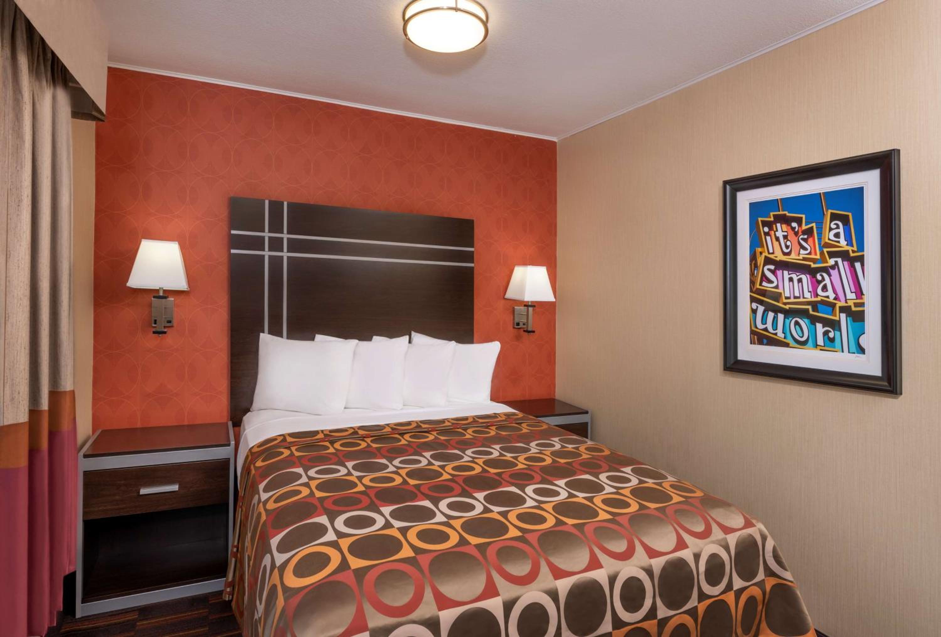 Two-Bedroom Queen Suite - Non-Smoking - Photo 2