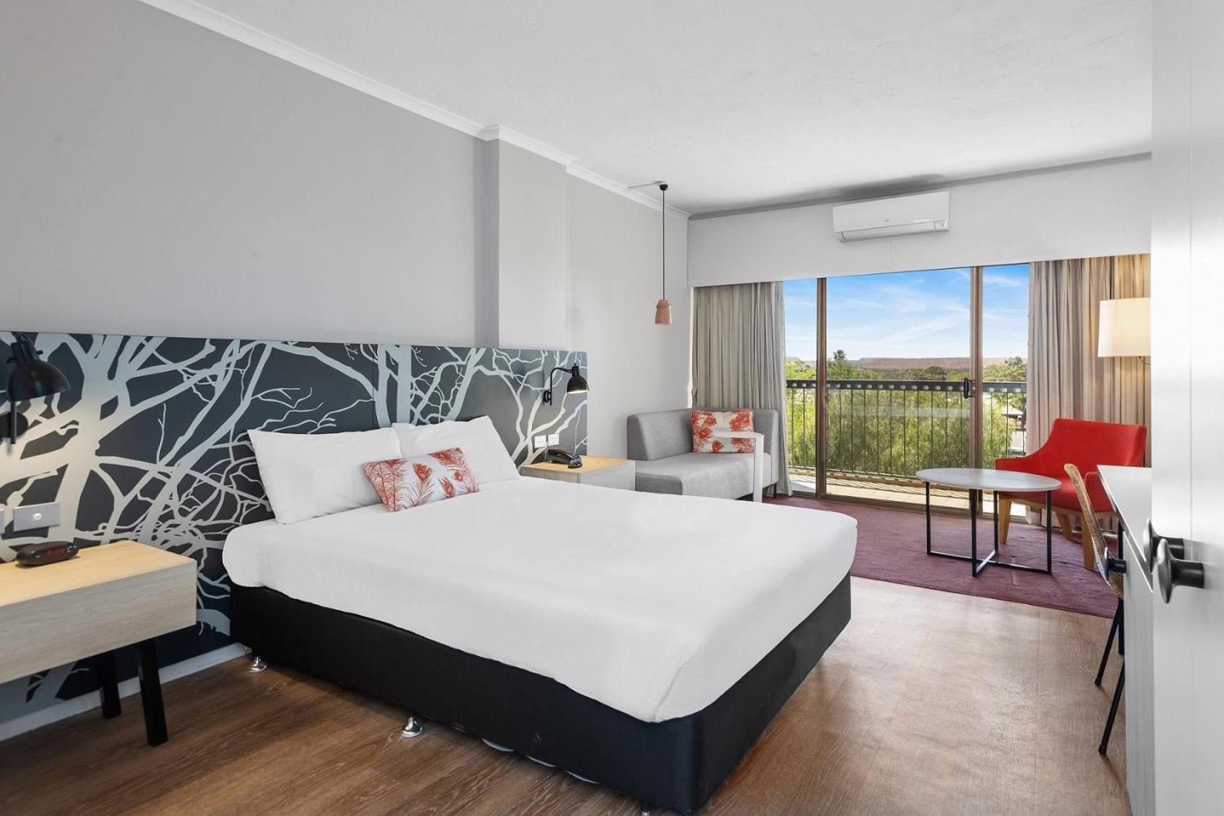 Eco Green Stay - Deluxe King Room photo 1