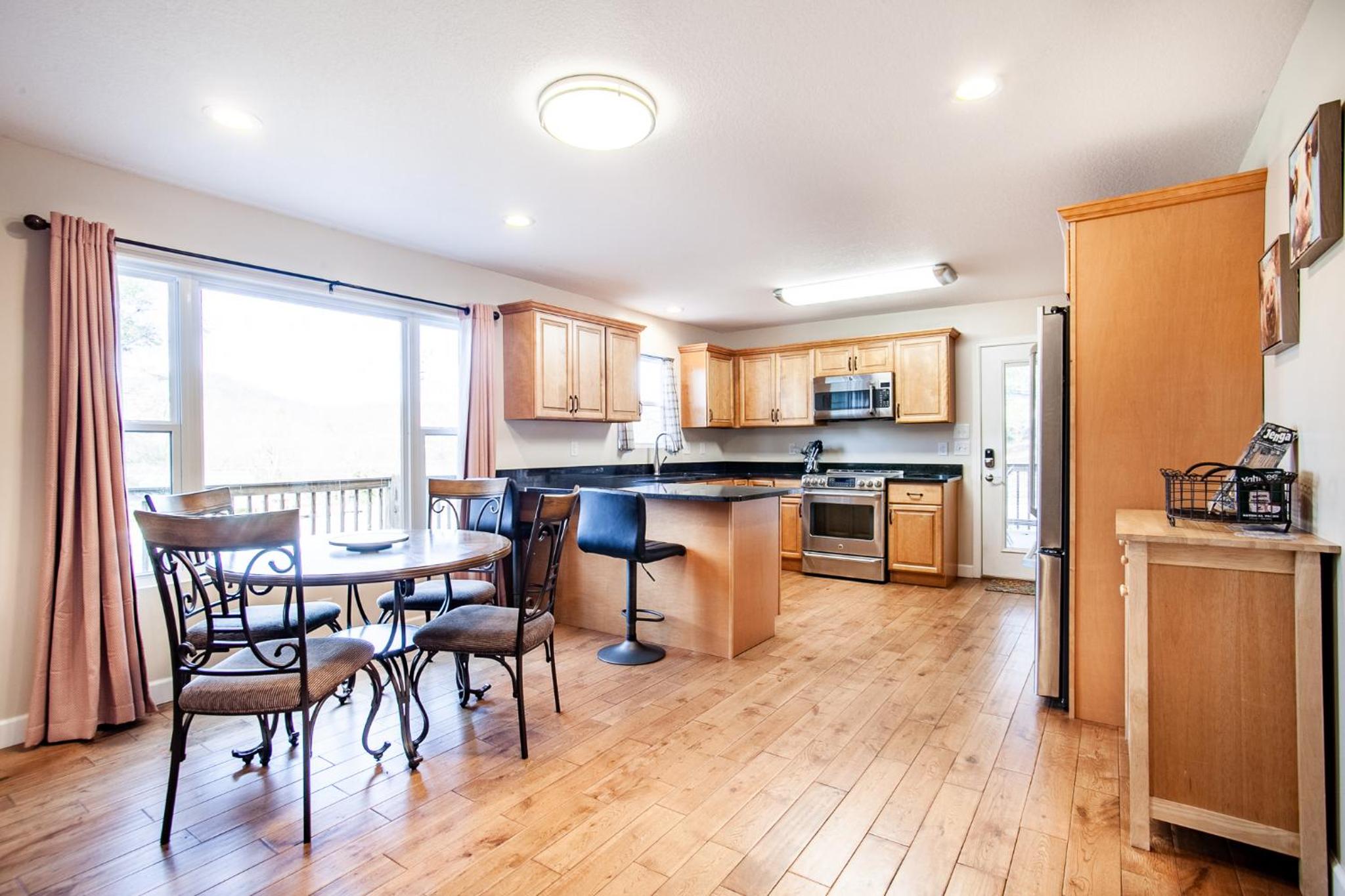 Three-Bedroom House photo 2