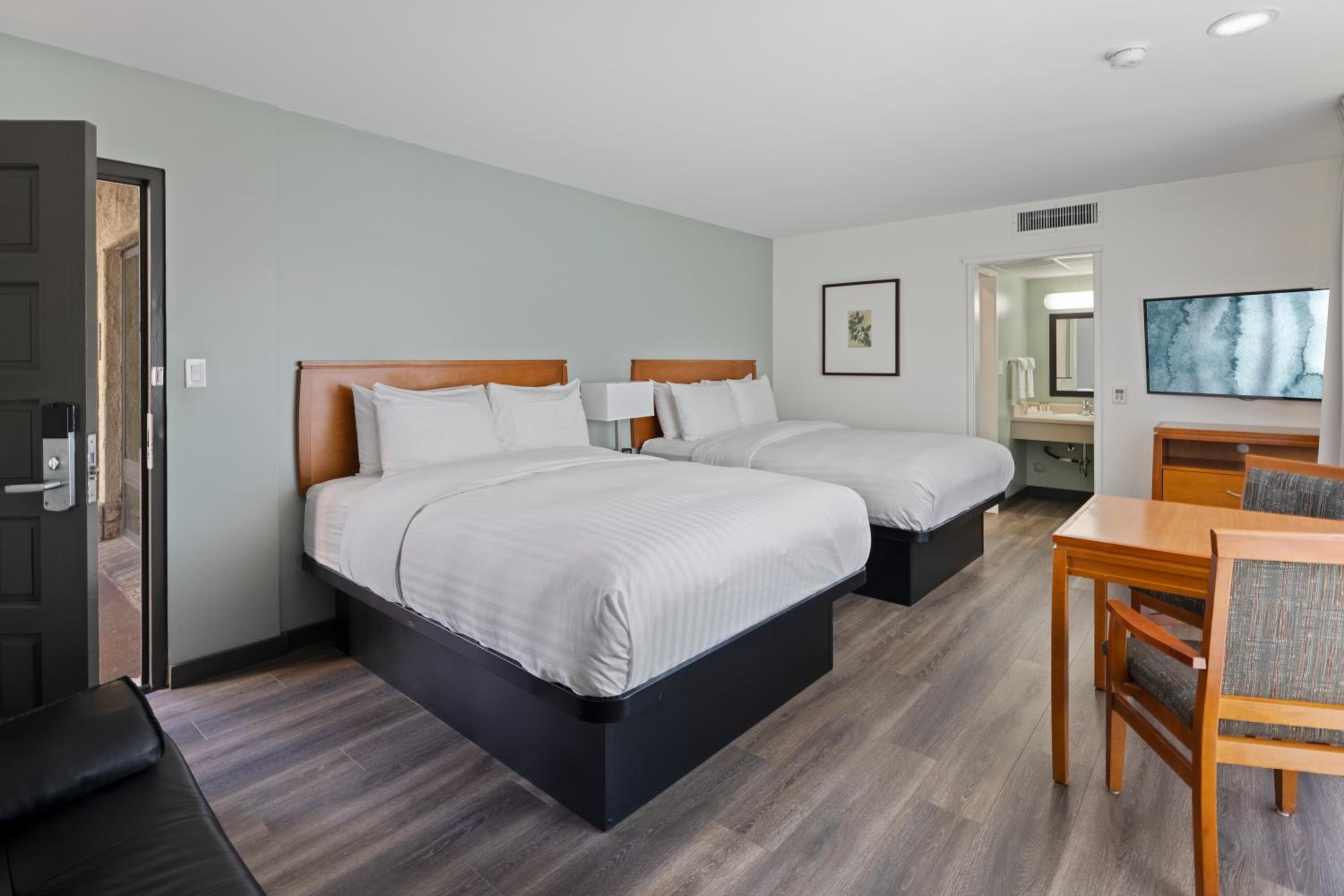 Two Queen Bed Suite - Photo 5
