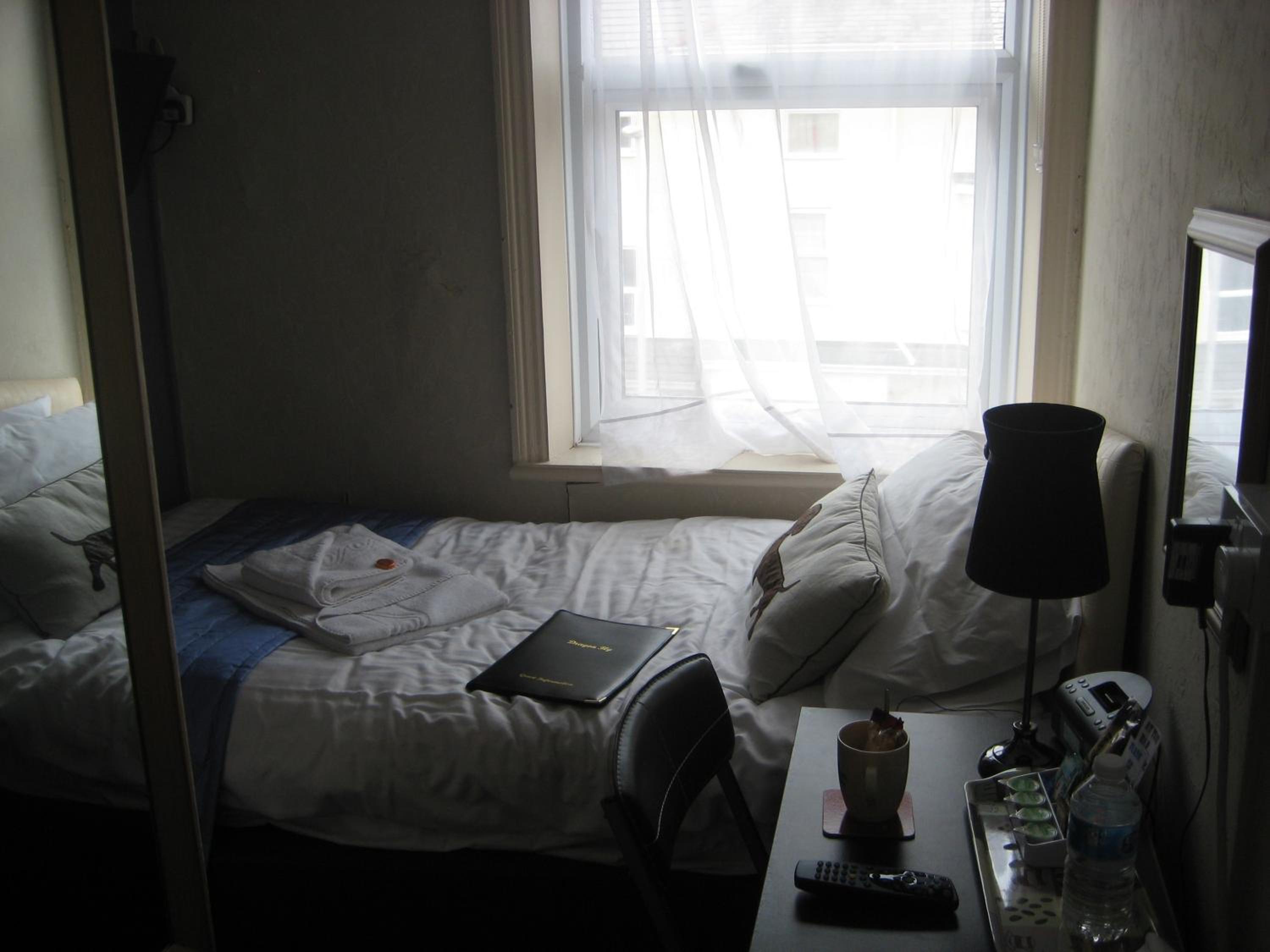 Single Room photo 3