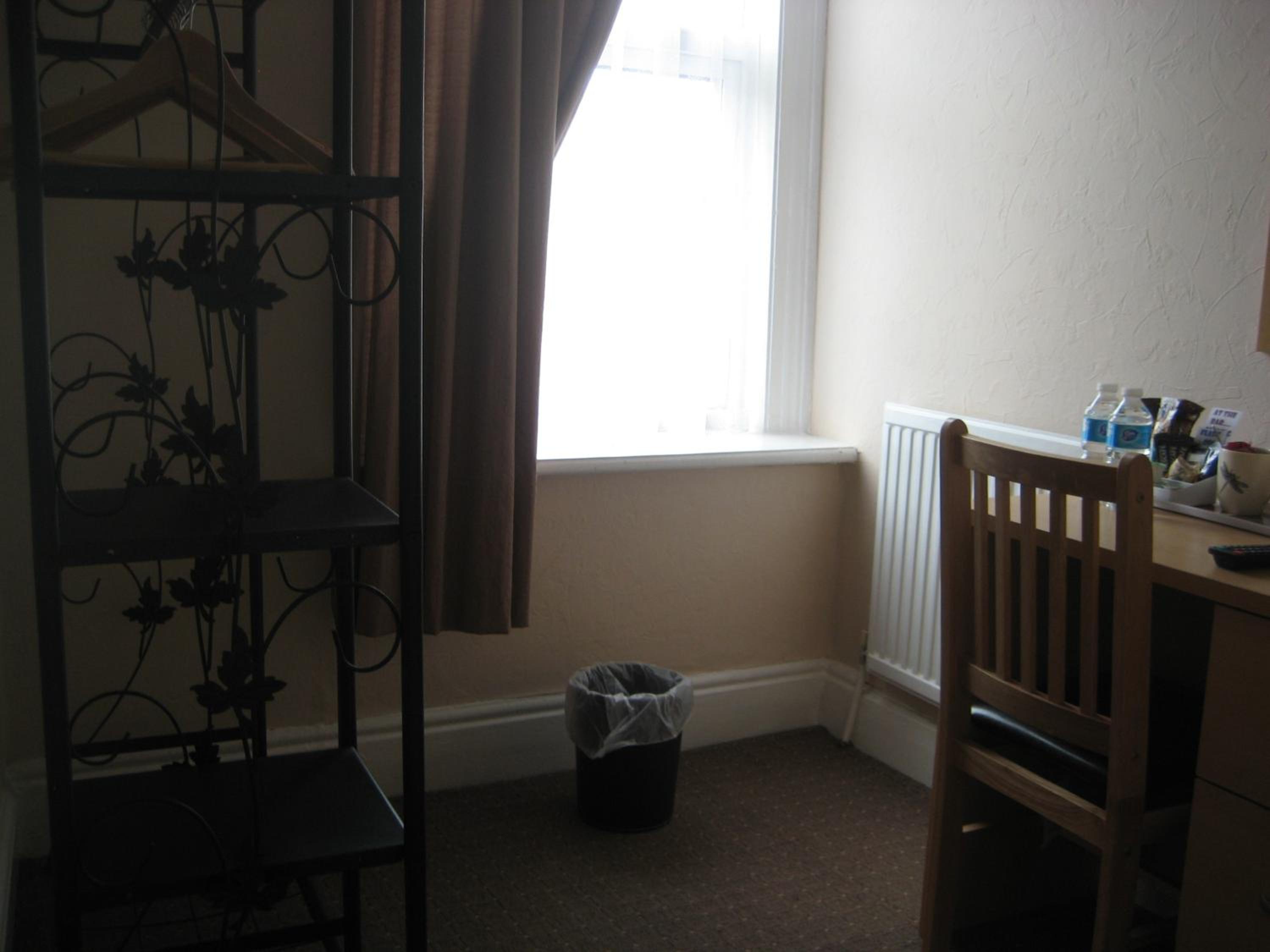 Family Room with Bathroom photo 3