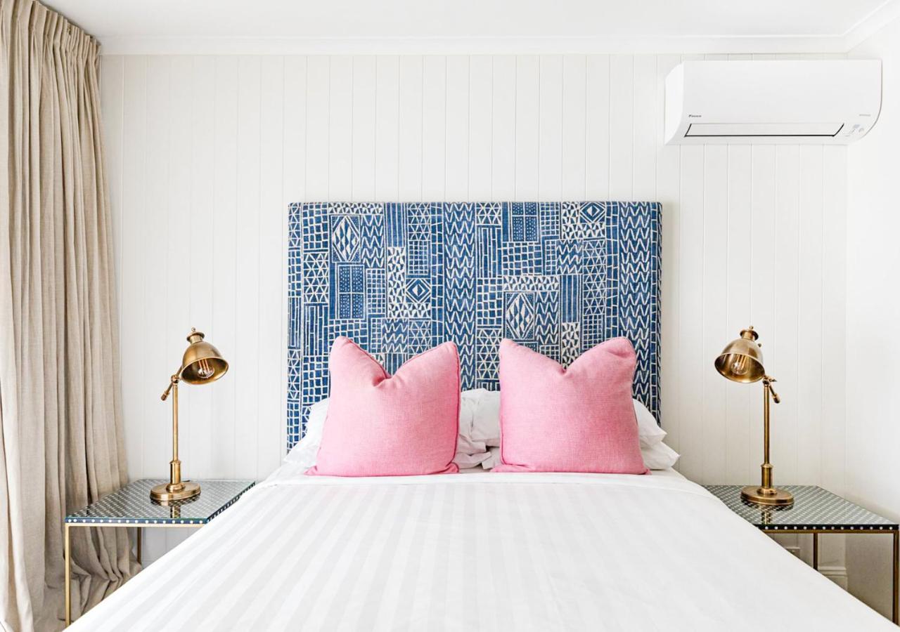 Deluxe Queen Room - Photo 10