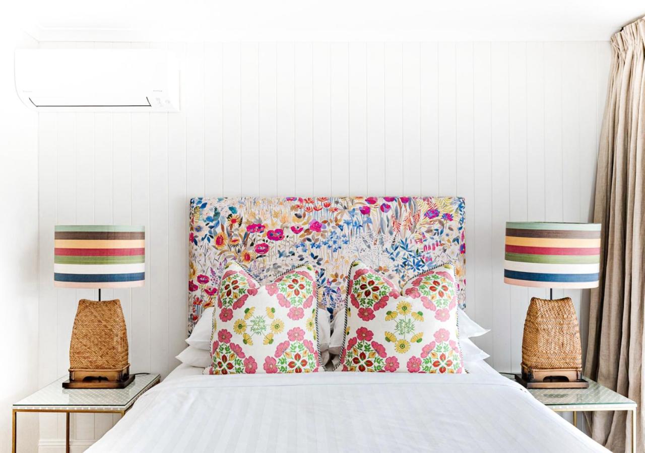 Deluxe Queen Room - Photo 11