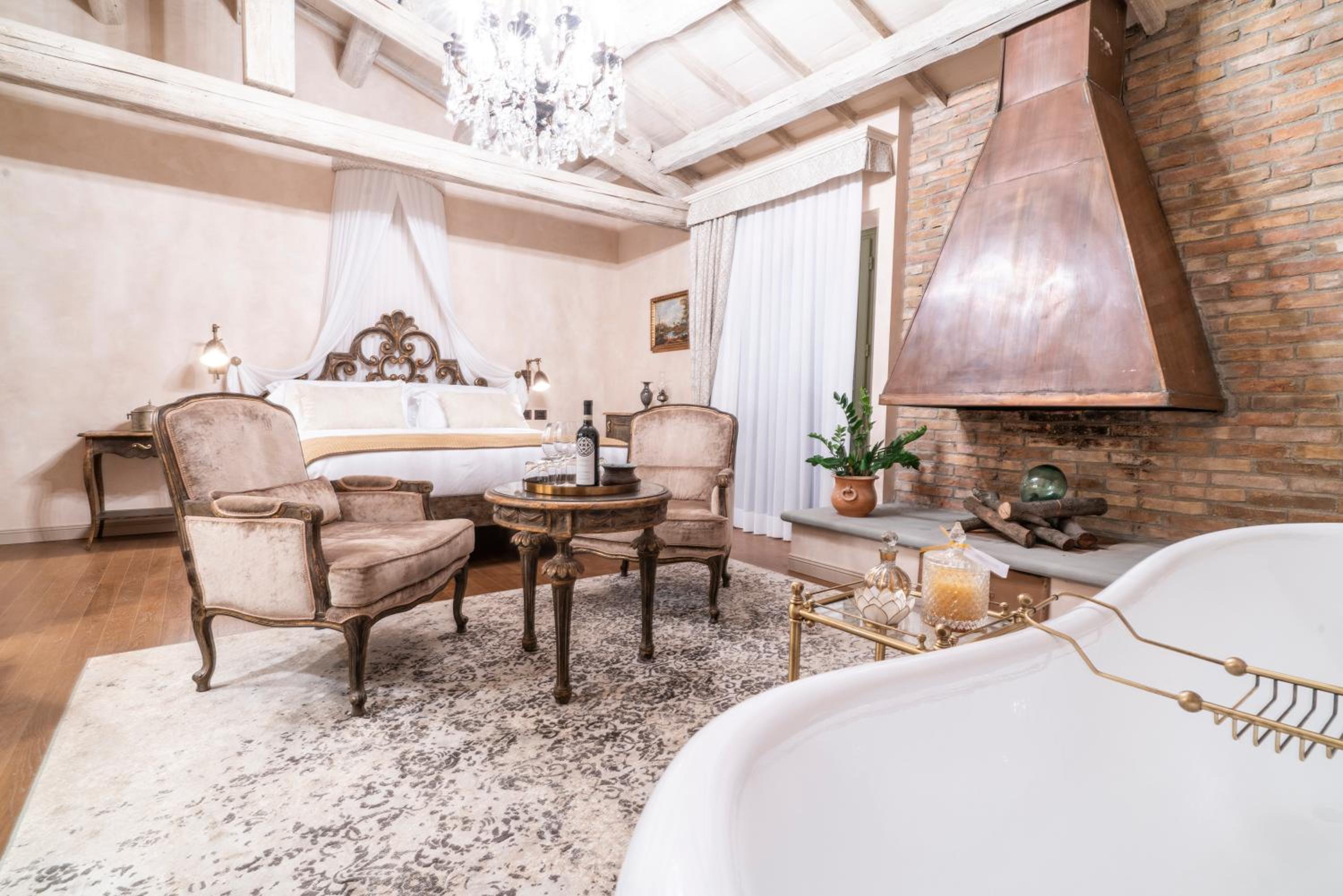 Deluxe Suite - Photo 4