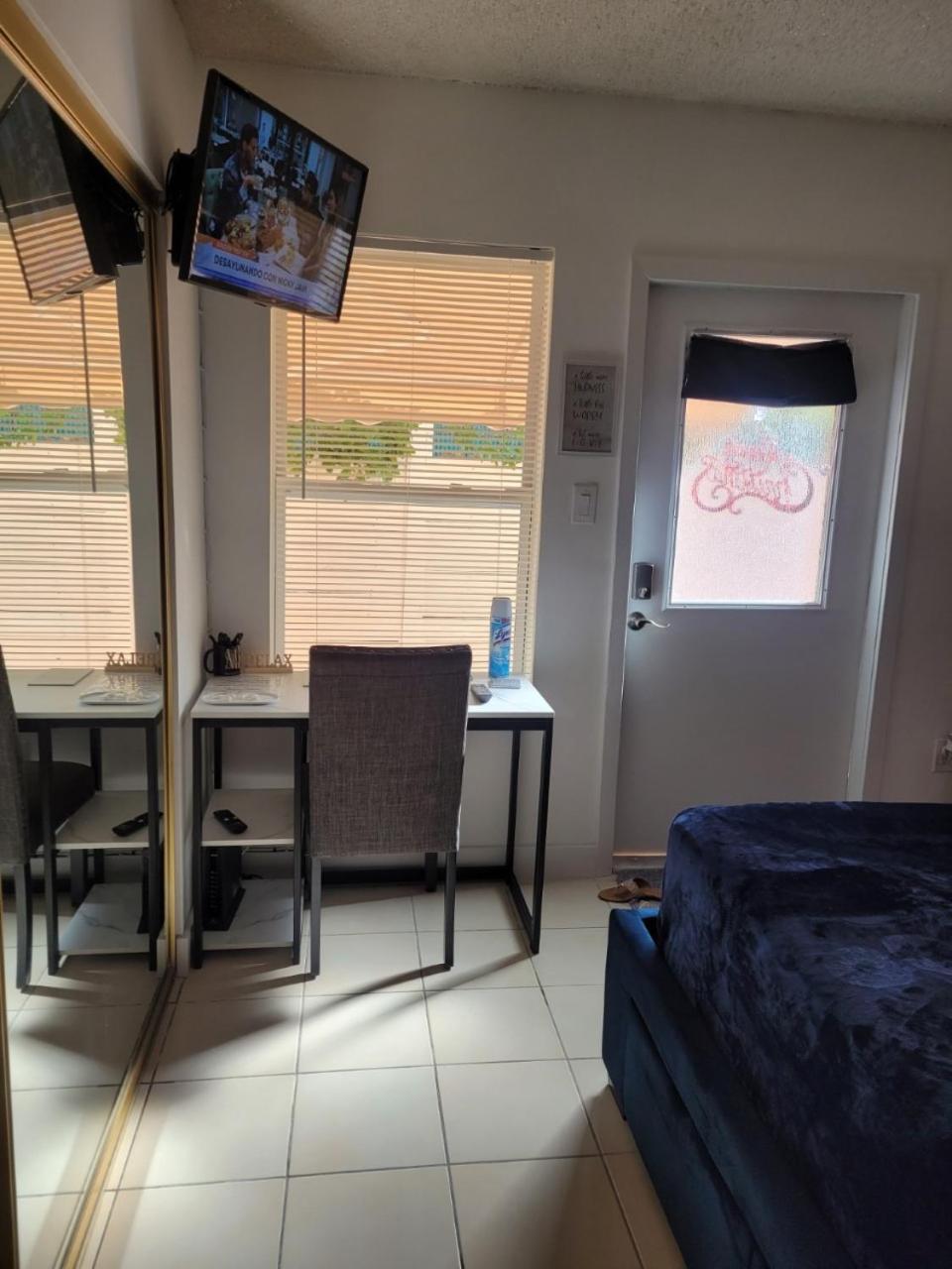 One-Bedroom House photo 2