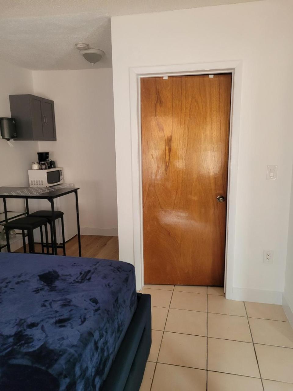 One-Bedroom House photo 3