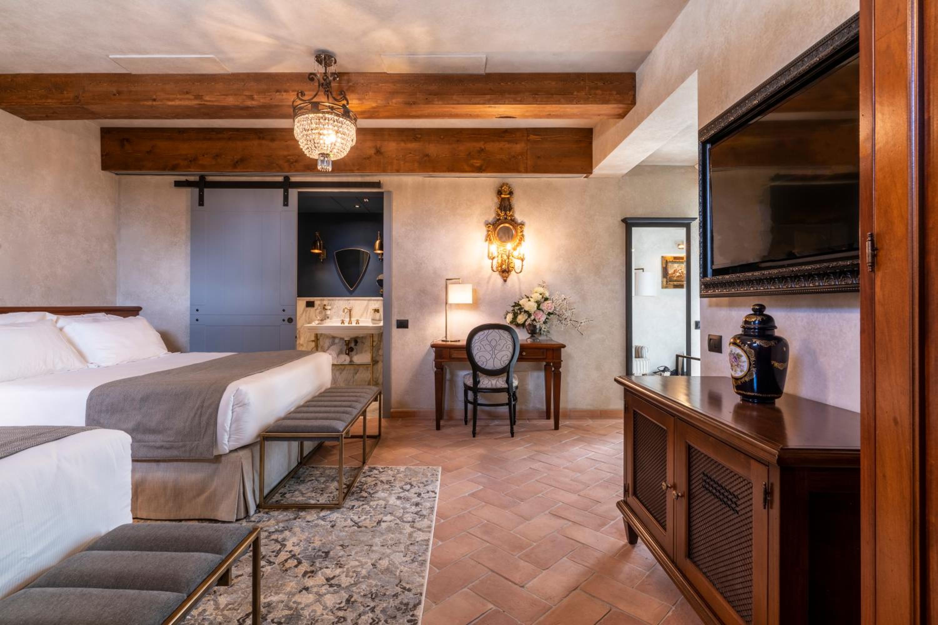 Suite with Pool View