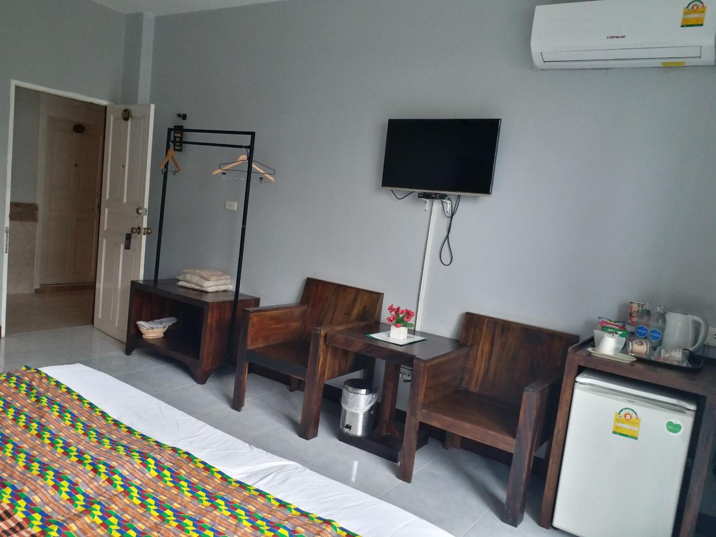 Standard King Room photo 2