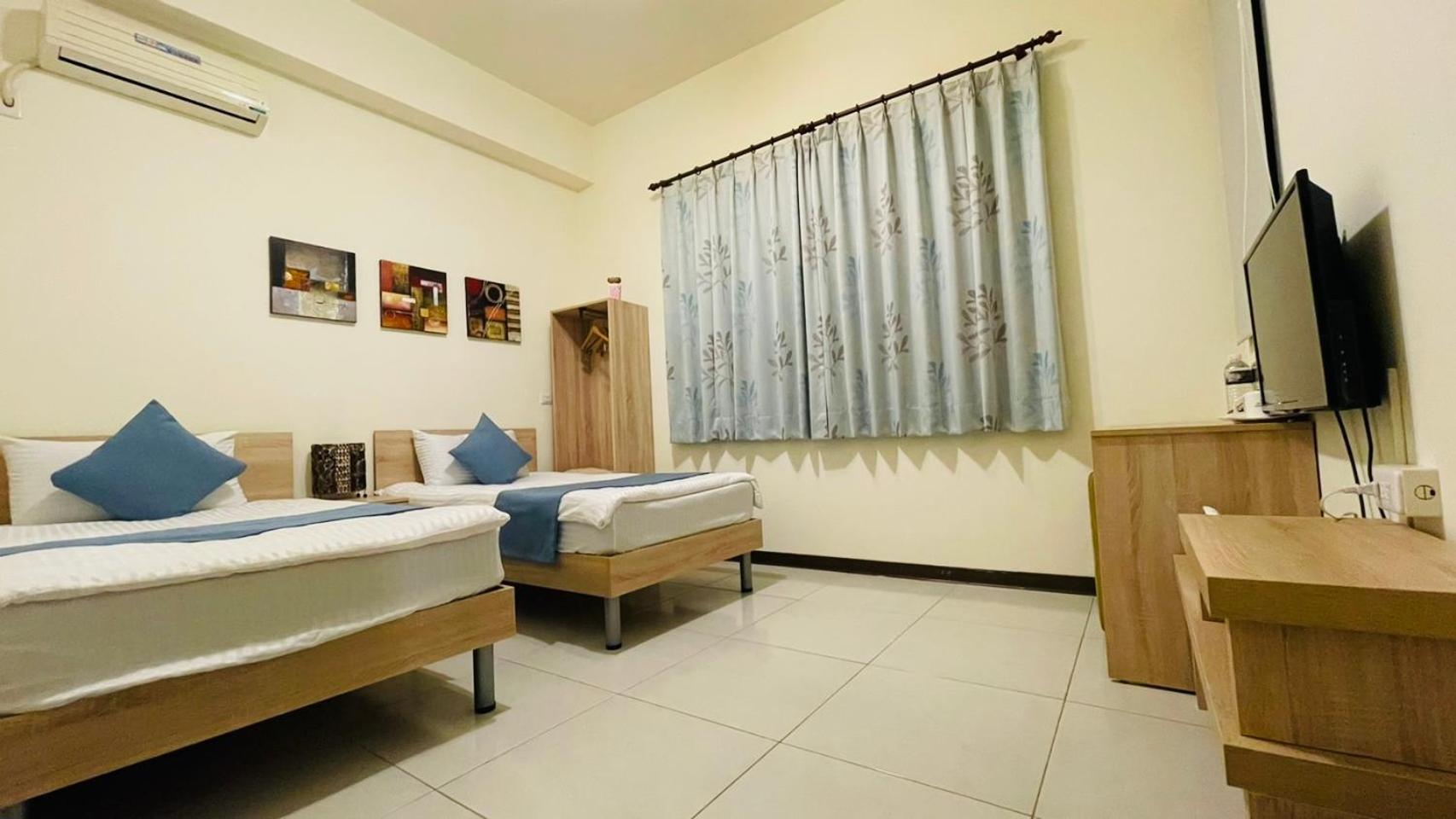 Double or Twin Room with Extra Bed photo 2
