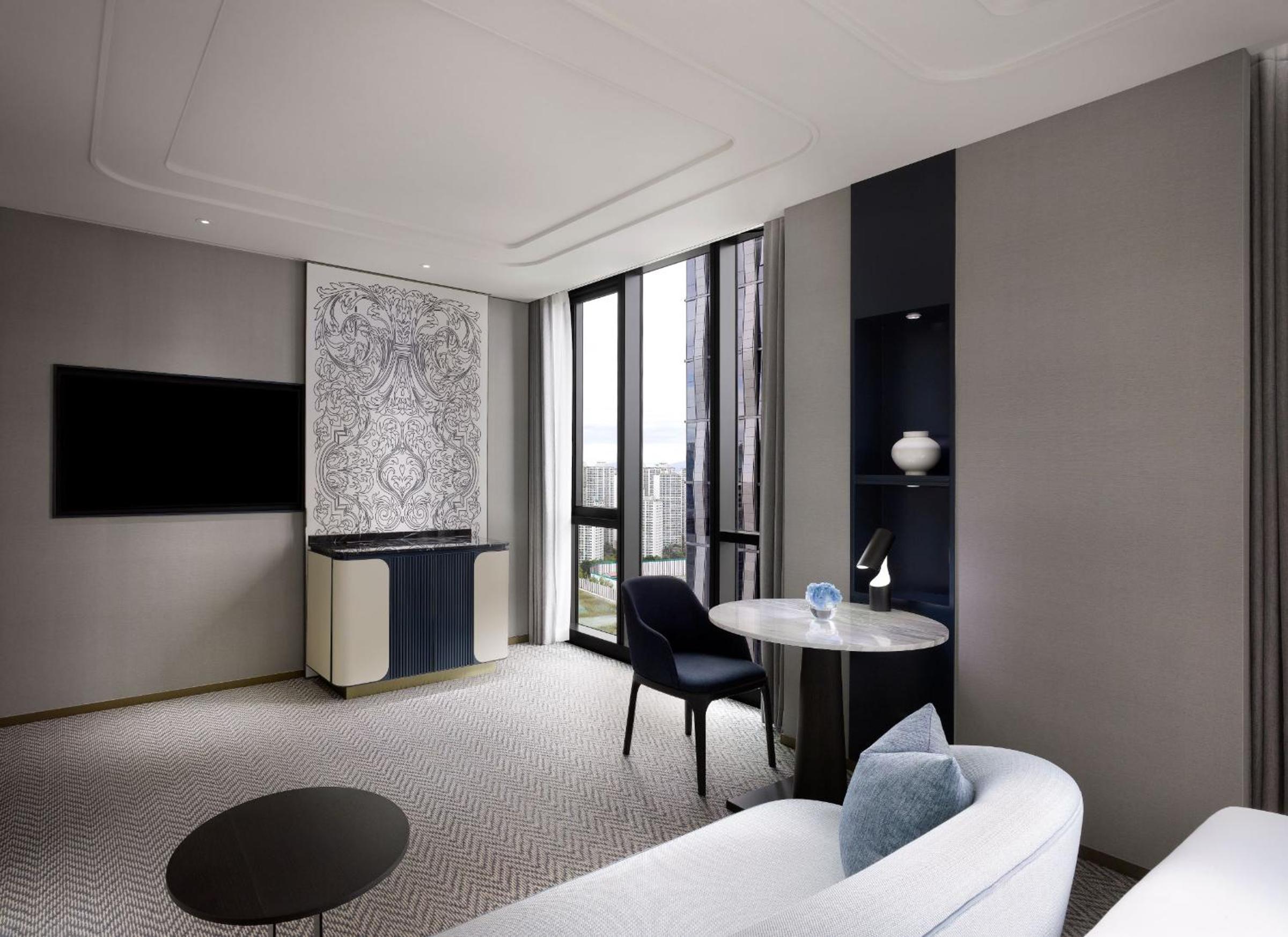 Magnifique Room with 1 King Size Bed - Photo 2