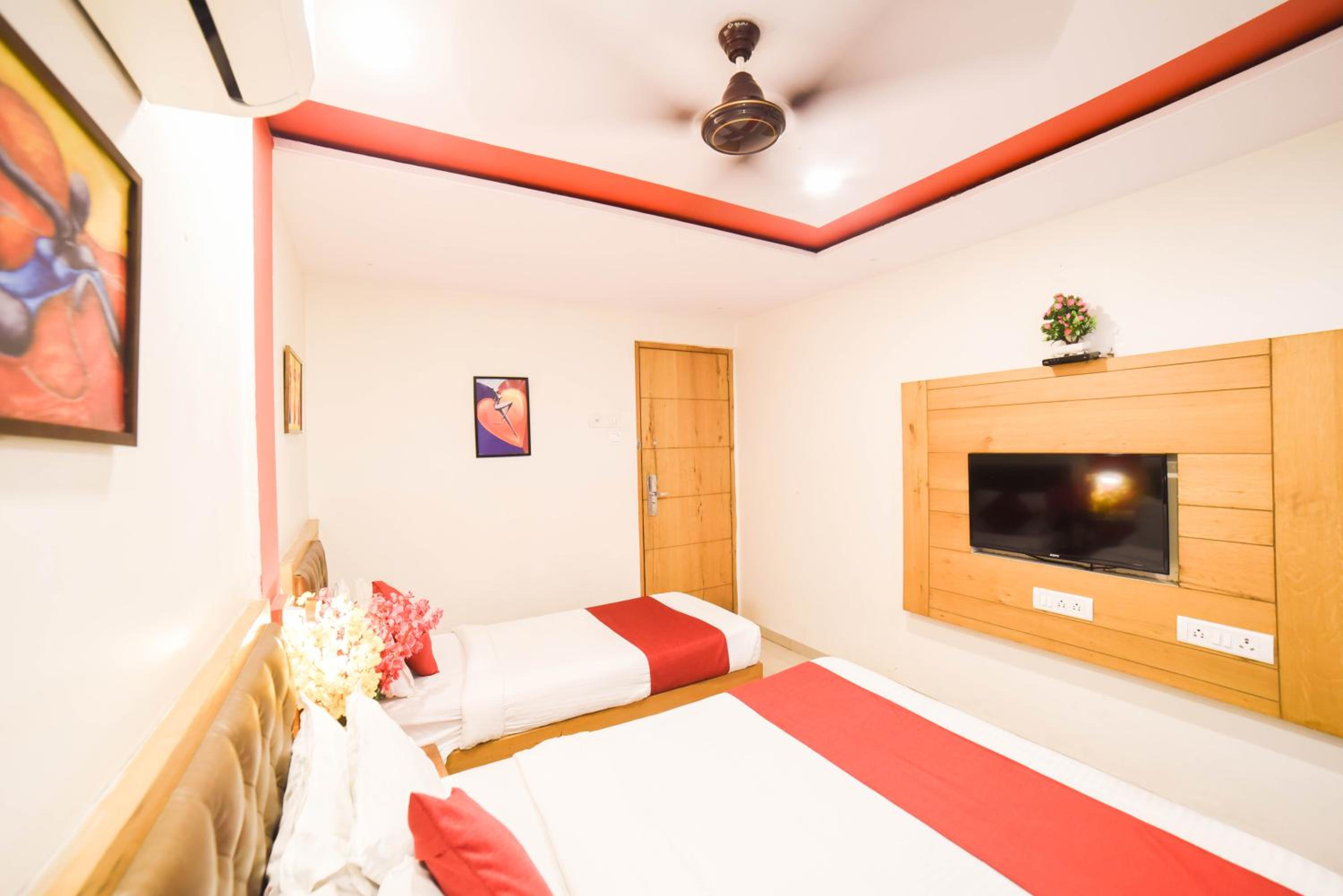 Deluxe Triple Room - Photo 12