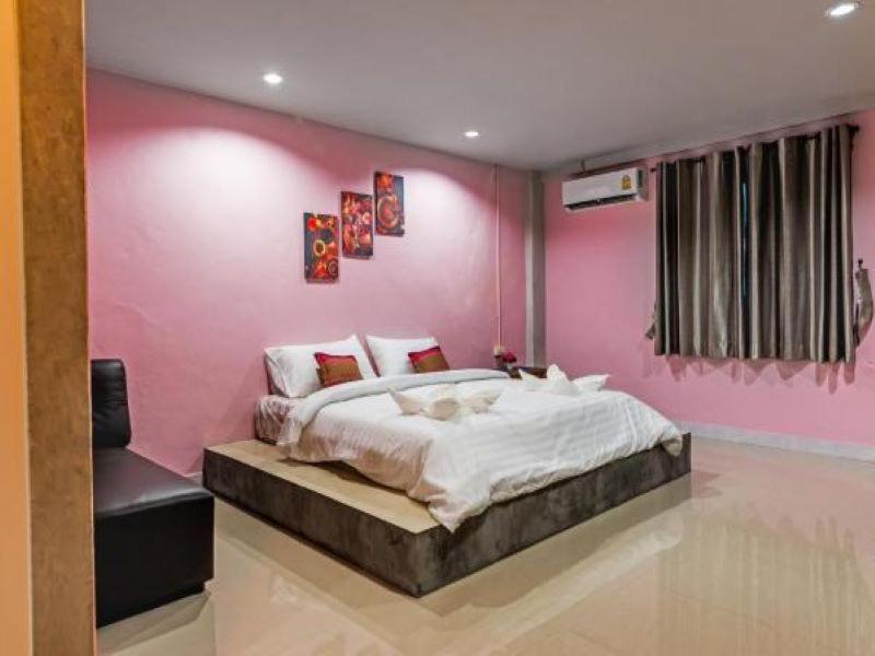 Standard Queen Room - Photo 7