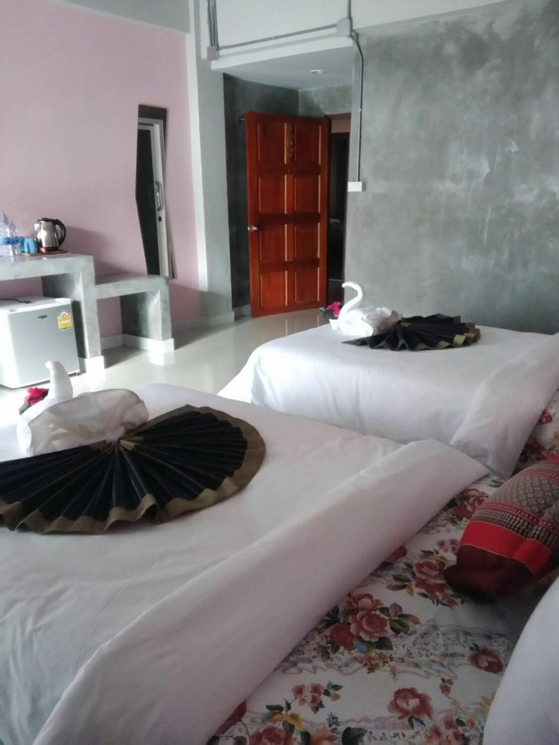 Deluxe Queen Room with Two Queen Beds - Photo 2