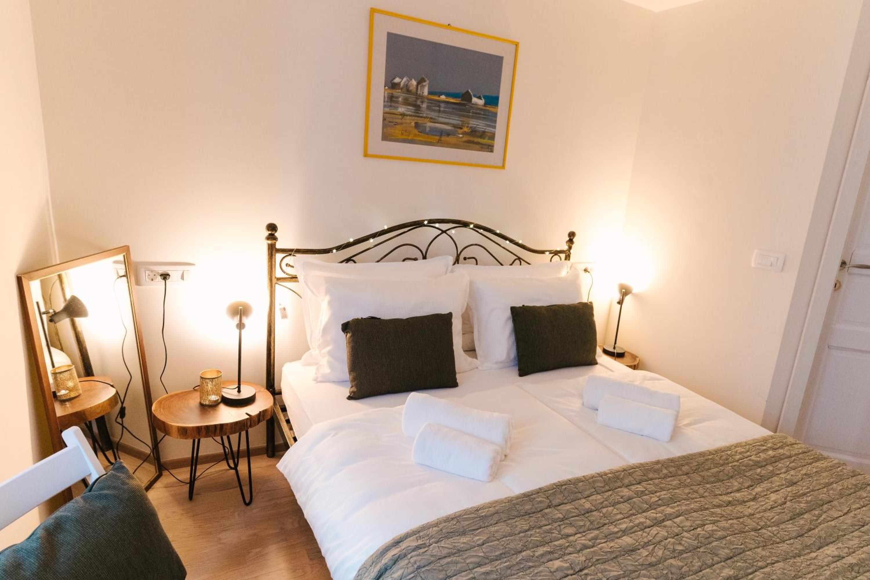 Double Room with Private Bathroom - Photo 4