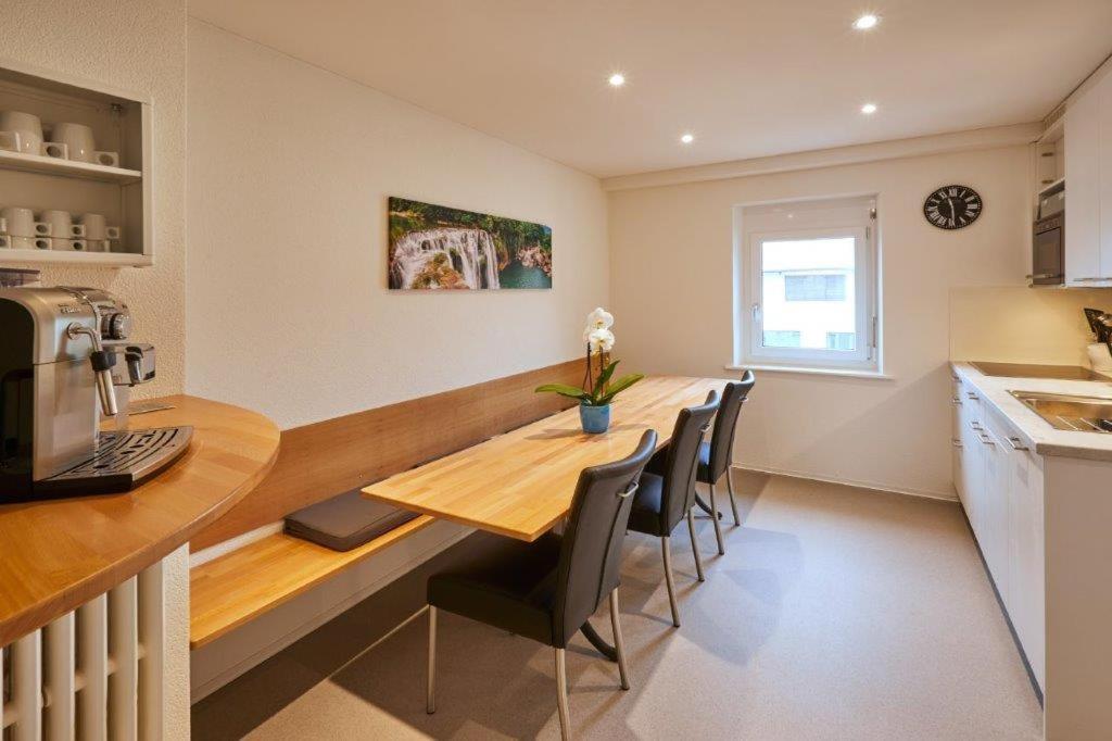 Double room in shared apartment with shared bathroom and shared kitchen photo 3