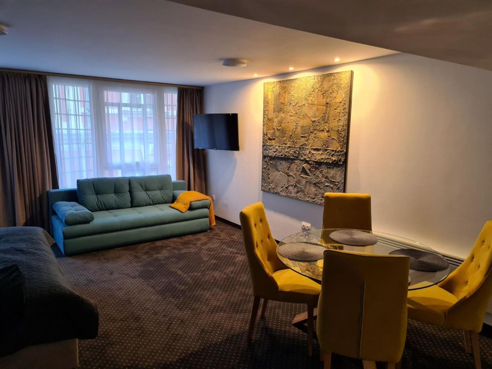 One-Bedroom Apartment - Photo 1