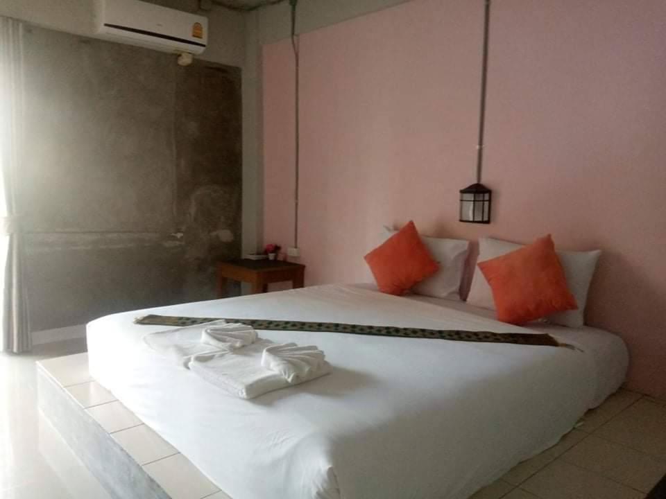 Double Room with Balcony - Photo 6
