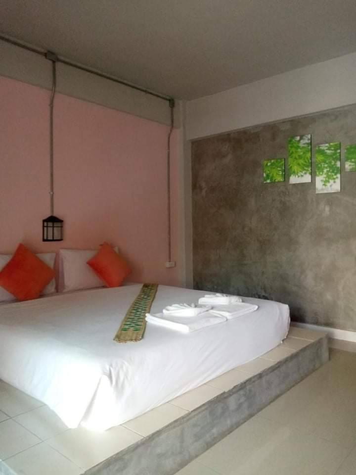 Double Room with Balcony - Photo 3